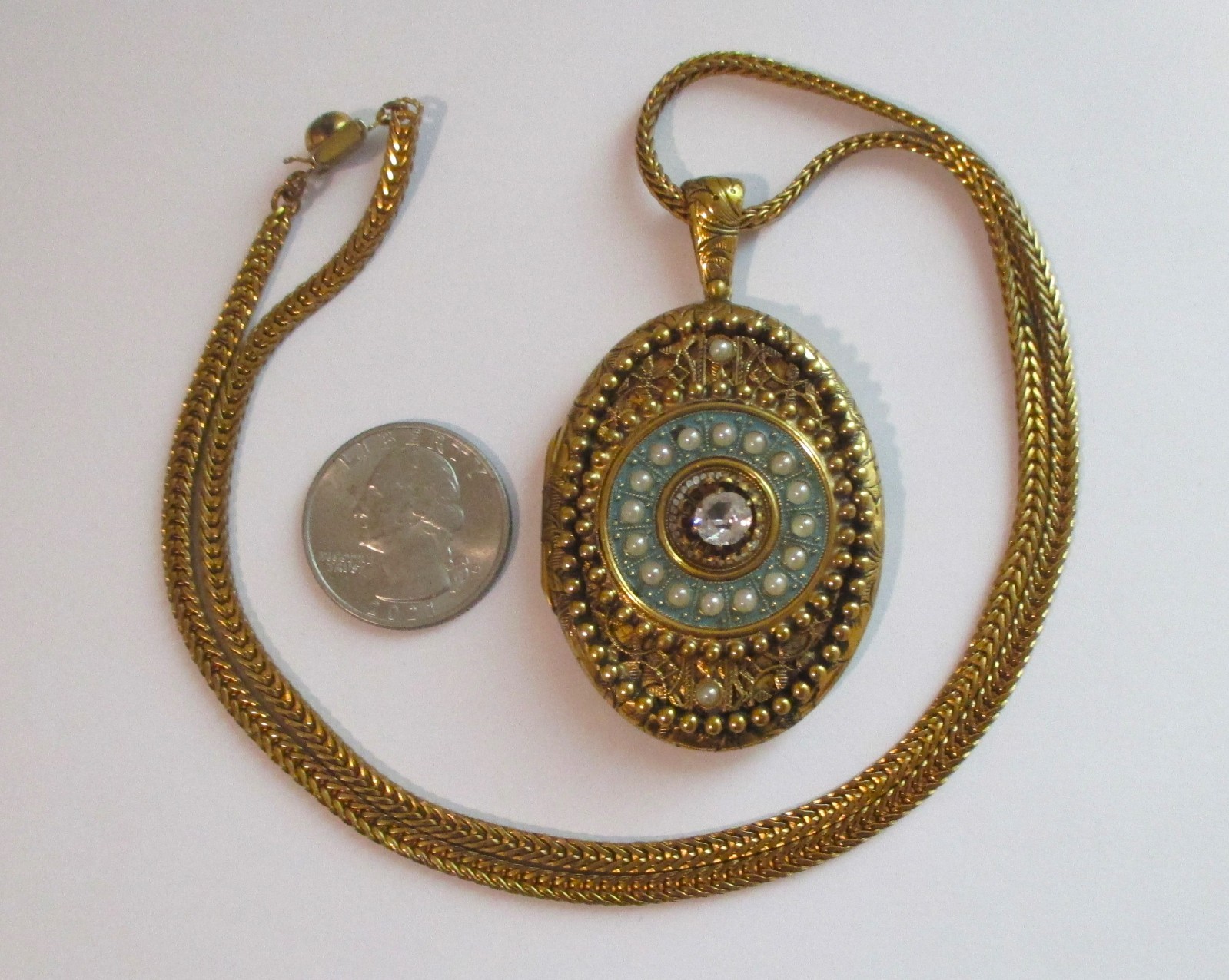 LARGE VINTAGE VICTORIAN REVIVAL LOCKET WHEAT CHAIN NECKLACE GOLD GILT BRASS