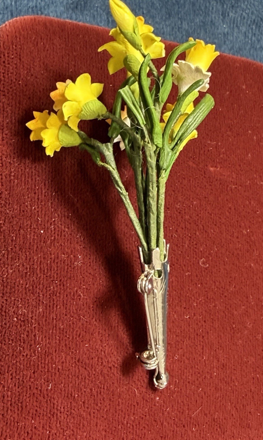 Vintage Daffodil Flower Brooch Pin Bouquet Stems Yellow Silver Tone Fabric Metal