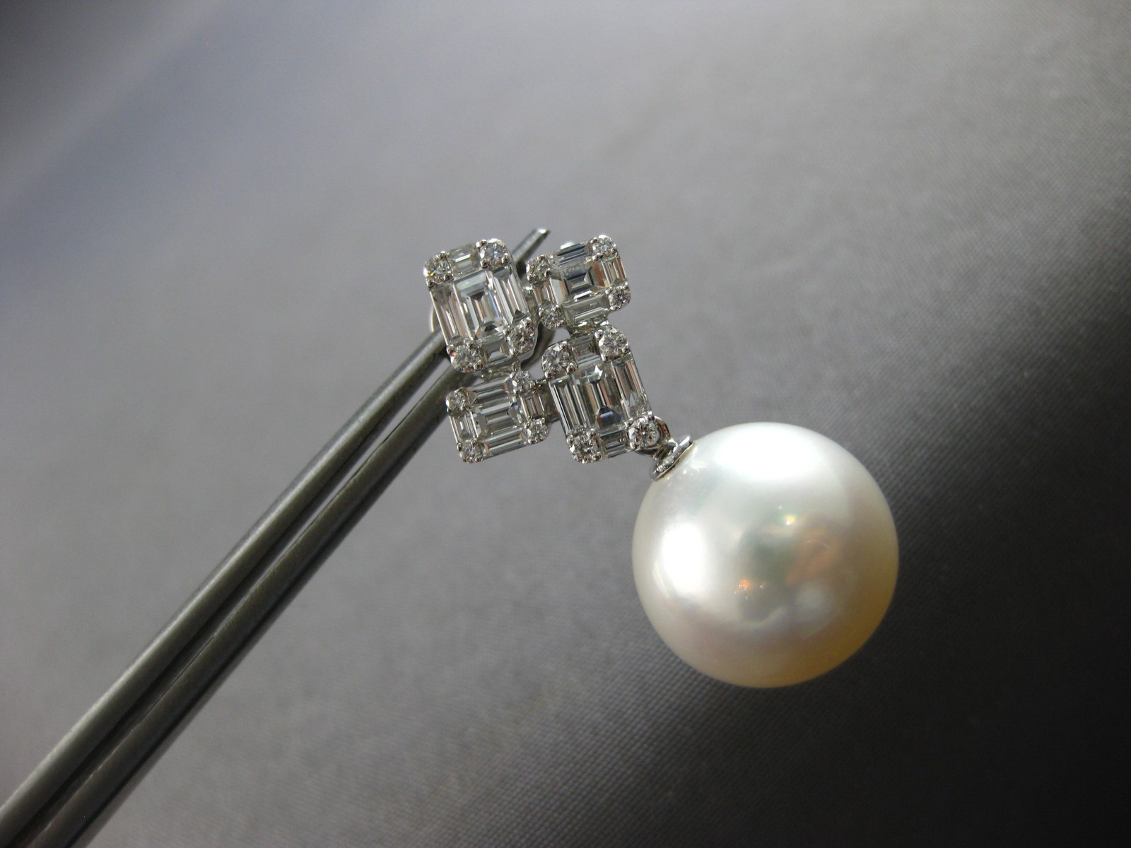 LARGE 1.52CT DIAMOND & AAA SOUTH SEA PEARL 18KT WHITE GOLD FUN HANGING EARRINGS