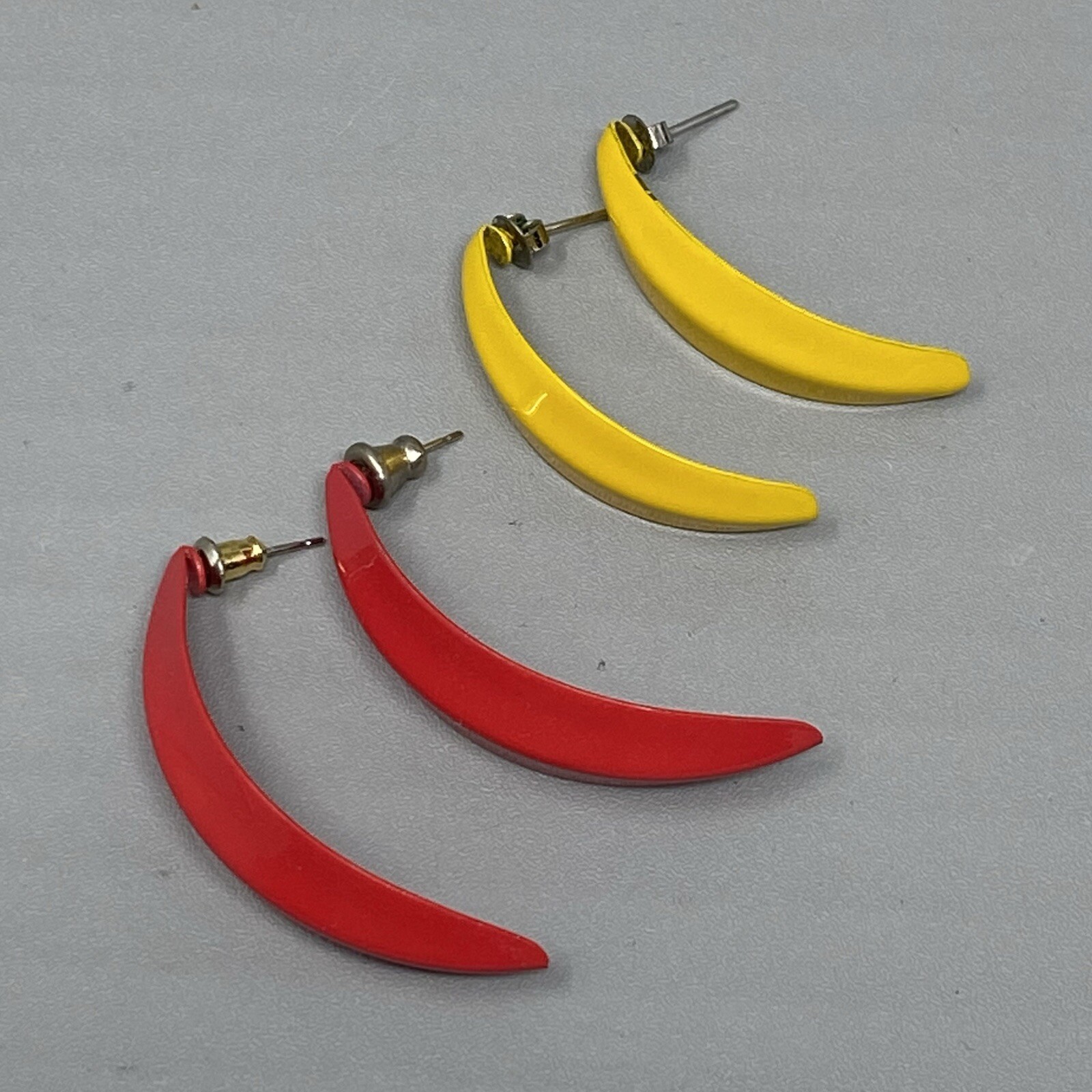Retro Pierced Earrings Red Yellow Dagger Dangle Drop Vintage Funky MOD 1.5-2″