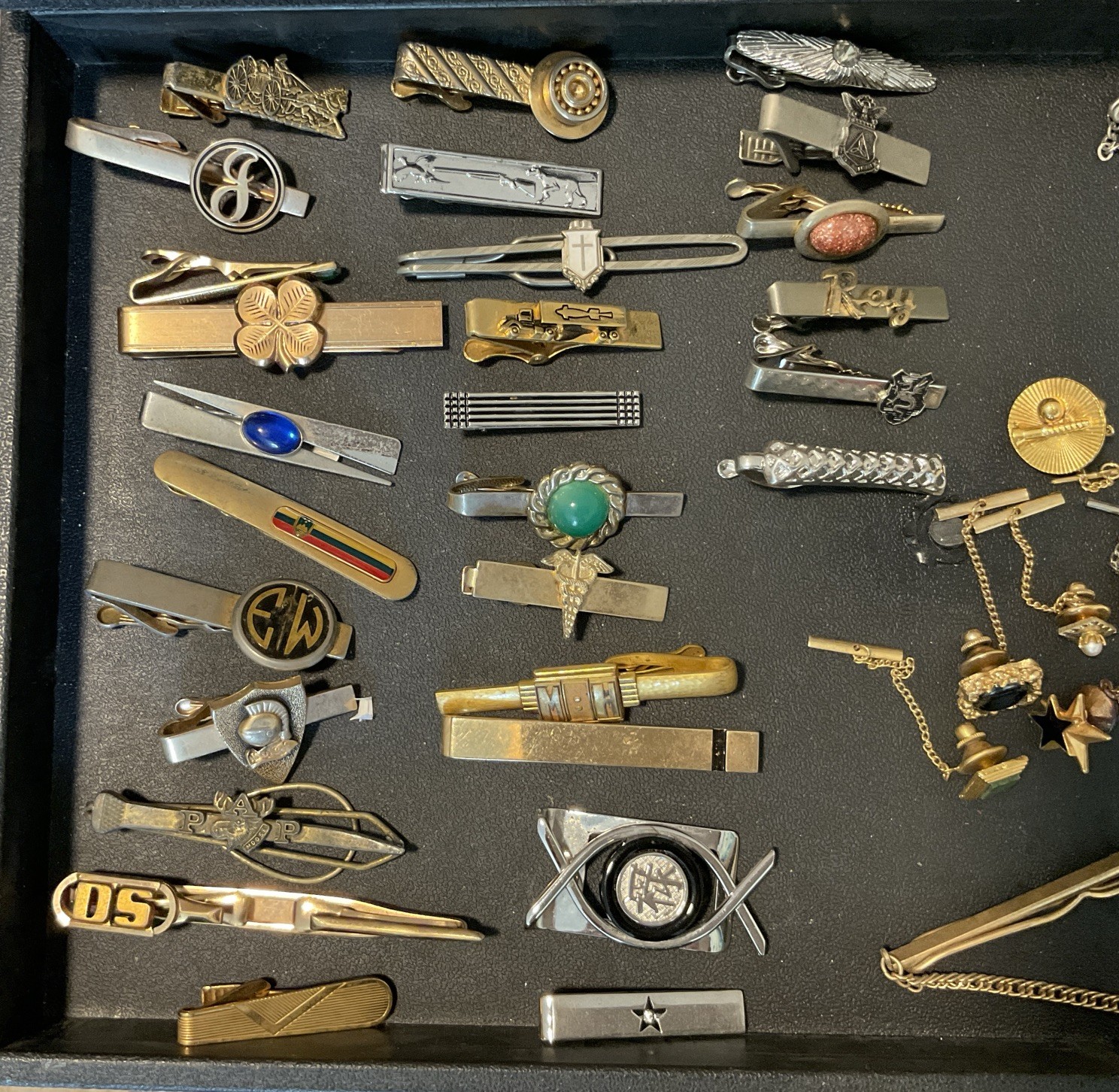 VINTAGE 87 PC MEN’S JEWELRY LOT CUFFLINKS TIE BARS CHAINS, TACS & SETS FREE SHIP