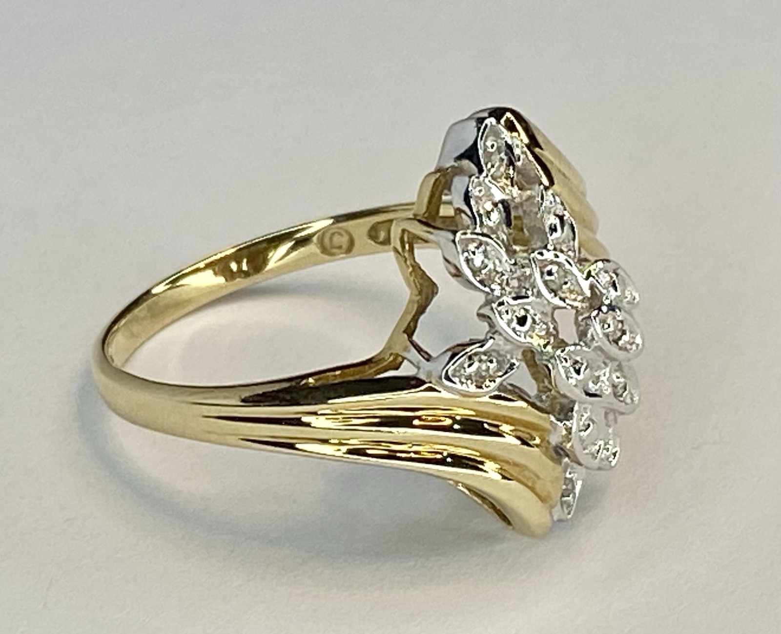 Vintage 80’s 90’s 10K Yellow Gold Diamond Cluster Leaf Bypass Ring Size 6.9