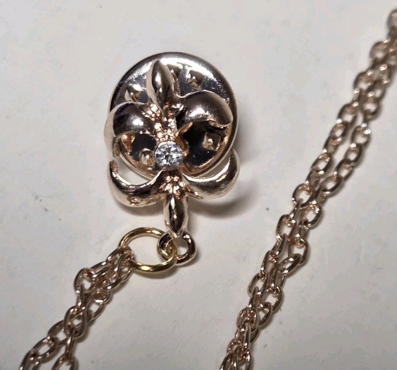 White Austrian Cyrstal Brooch In Rosetone With White Glass Pearl Wings Heart