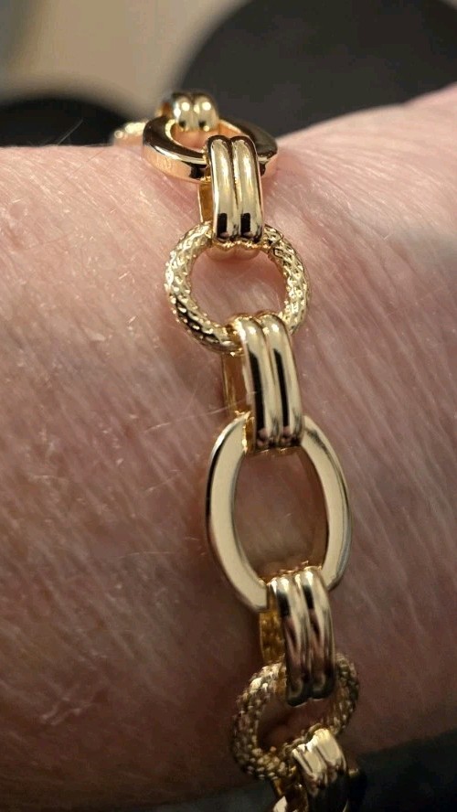 Heavy Oval Link Gold Filled Bracelet/Round Etched Links