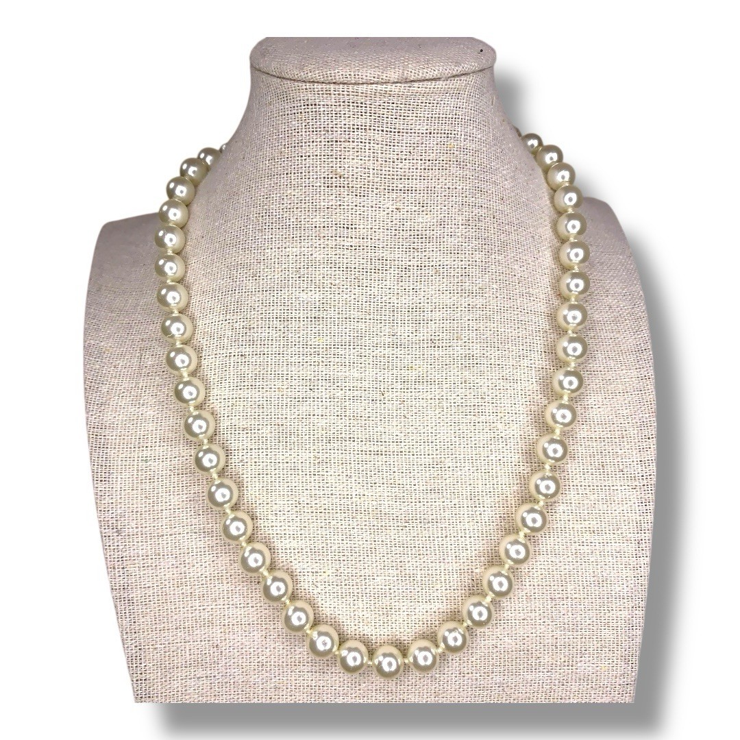 Vintage Ivory Gold Ornate Clasp Faux Pearl Necklace Wedding Formal Event Gift