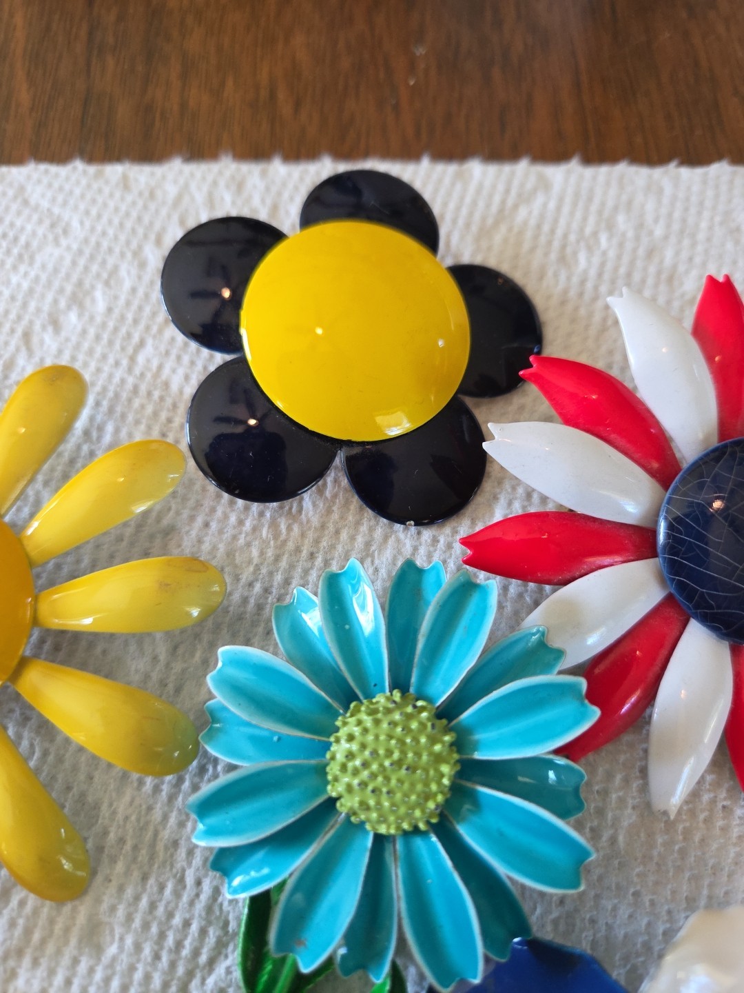 7 60’s Enamaled Flower Pins, Great To Brighten Up Any Outfit