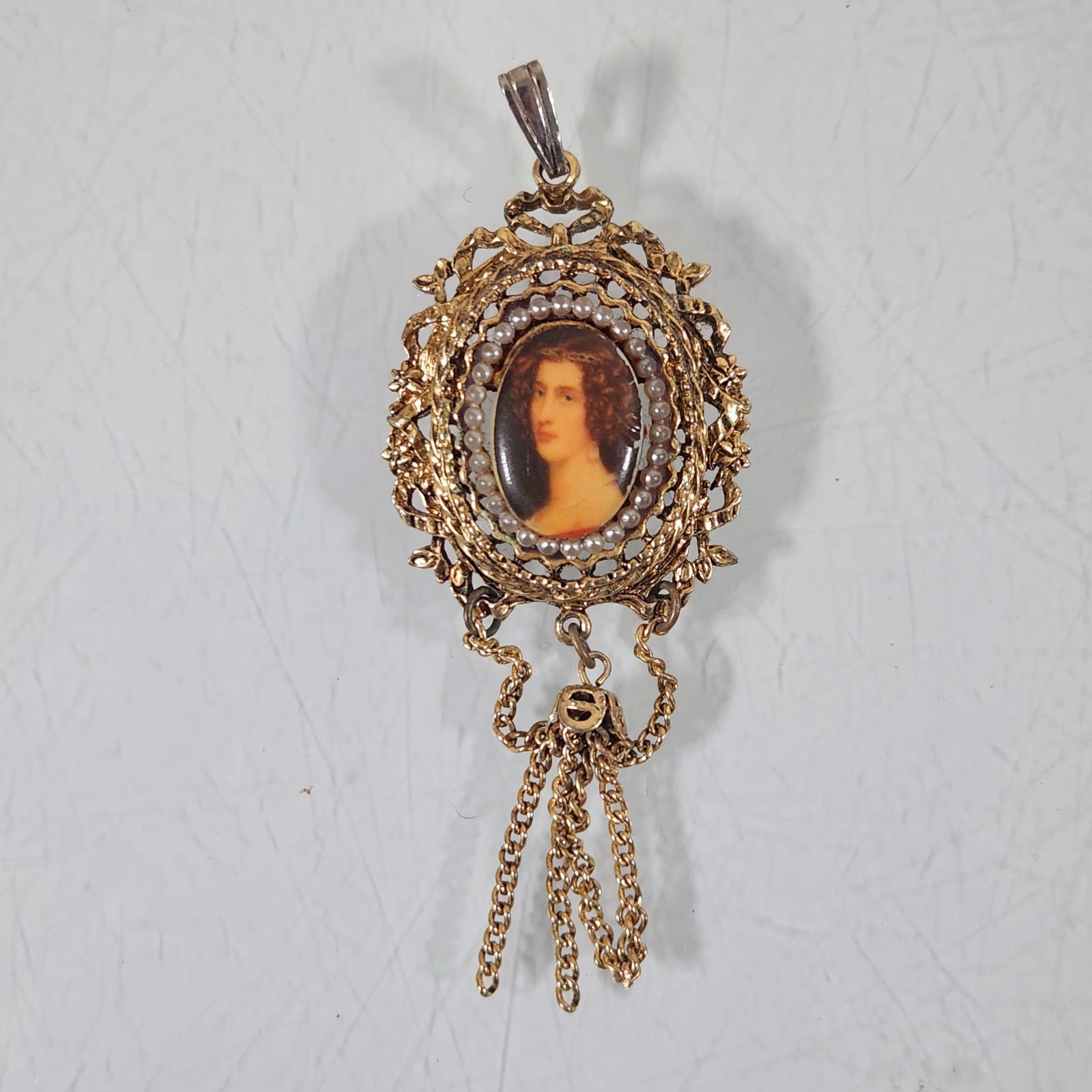 Arthur Pepper Portrait Signed ART Gold Tone Cameo Seed Pearl Vintage Pendant