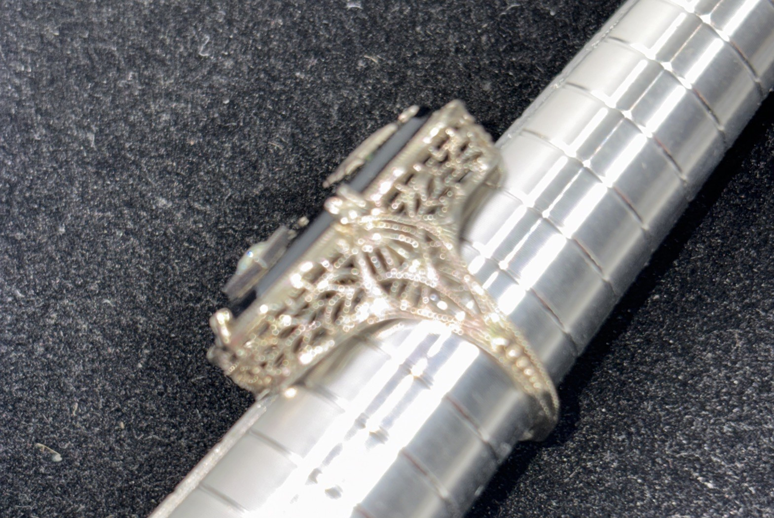 Antique Art Deco Era 14k WG Filagree Black Onyx Diamond Ring 4.4 grams Total