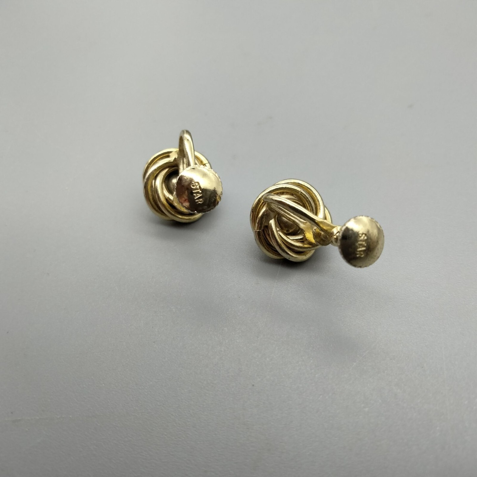 Love Knot Swirl Gold Tone Screw Back Earrings Star Signed Vintage Estate Dainty