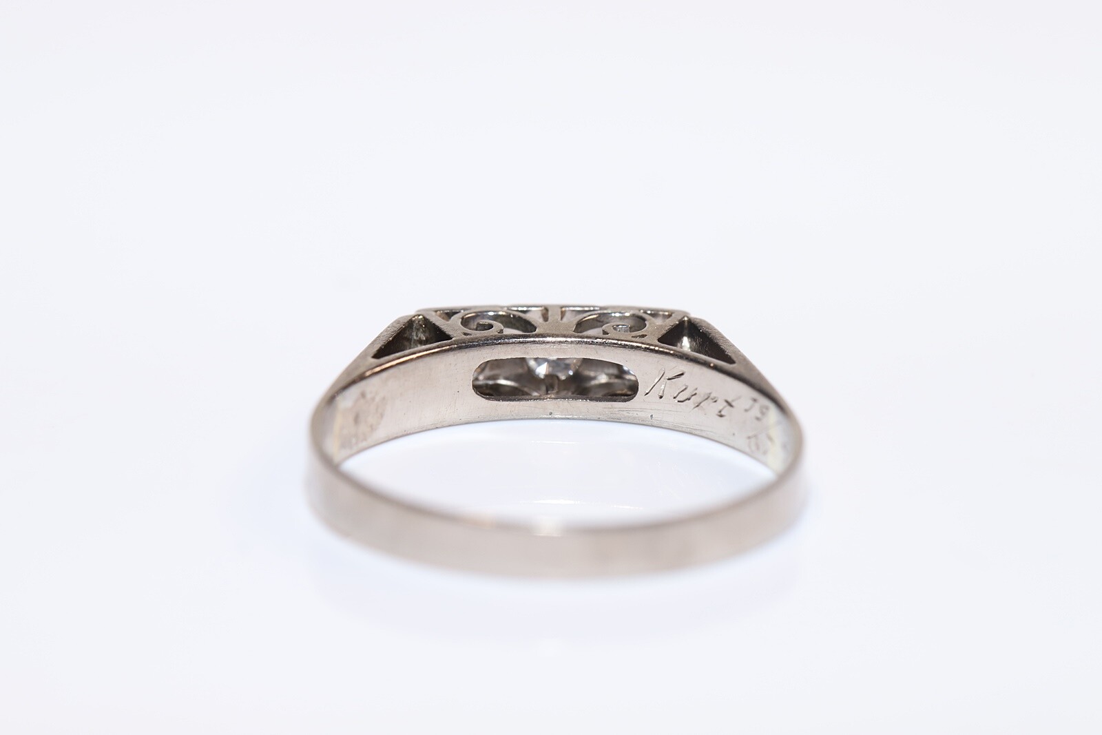 Antique Circa 1920s 18k Gold Natural Diamond Decorated Ring