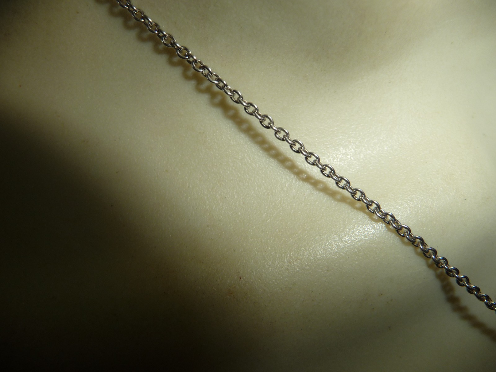 925 PENDANT 3/4” R CIRCLE MARCASITE ON 925 SILVER TONE CHAIN NECKLACE #19/14