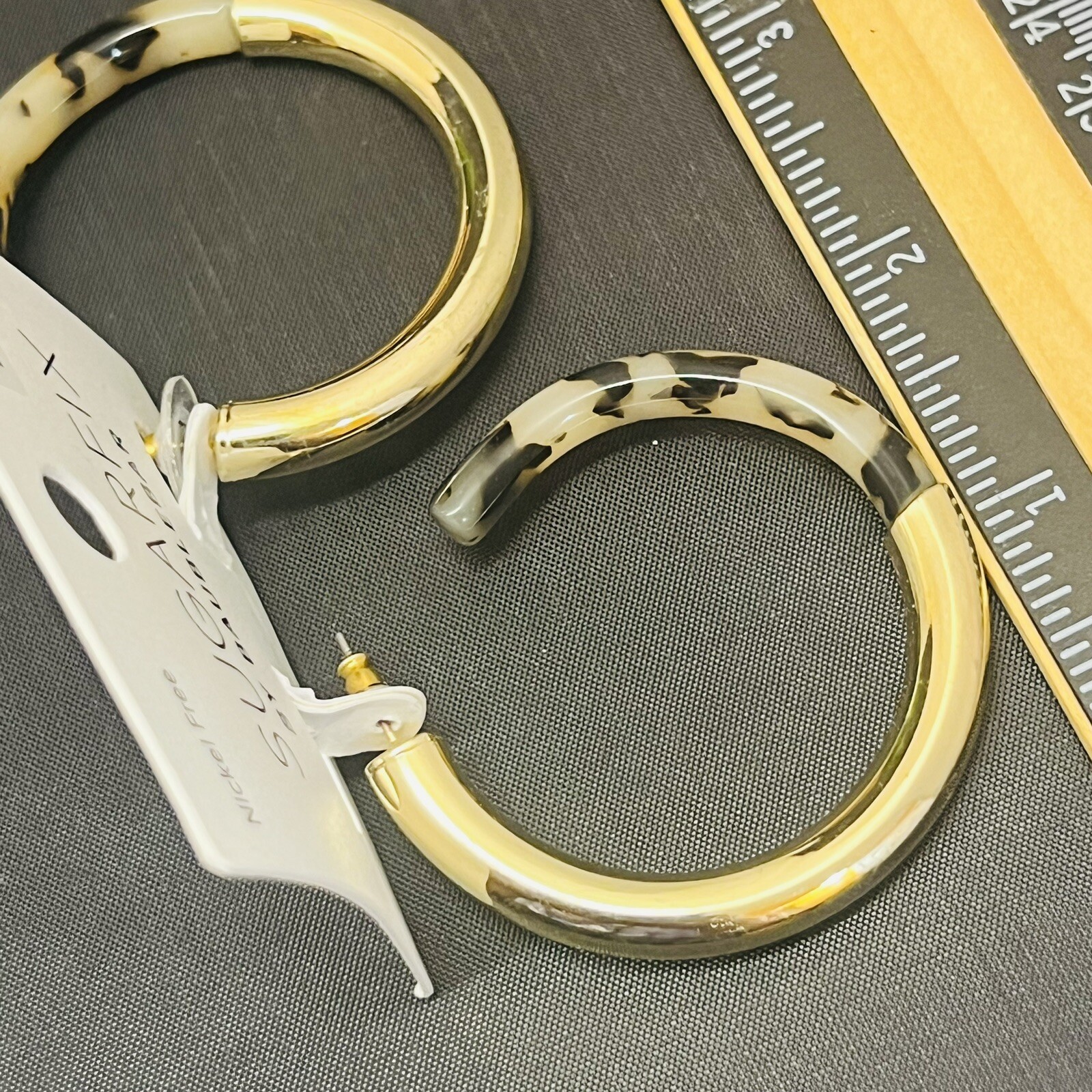 Large SUGARFIX by BaubleBar Women’s Hoop Earrings Tortoise Resin Hoop Gold 1385