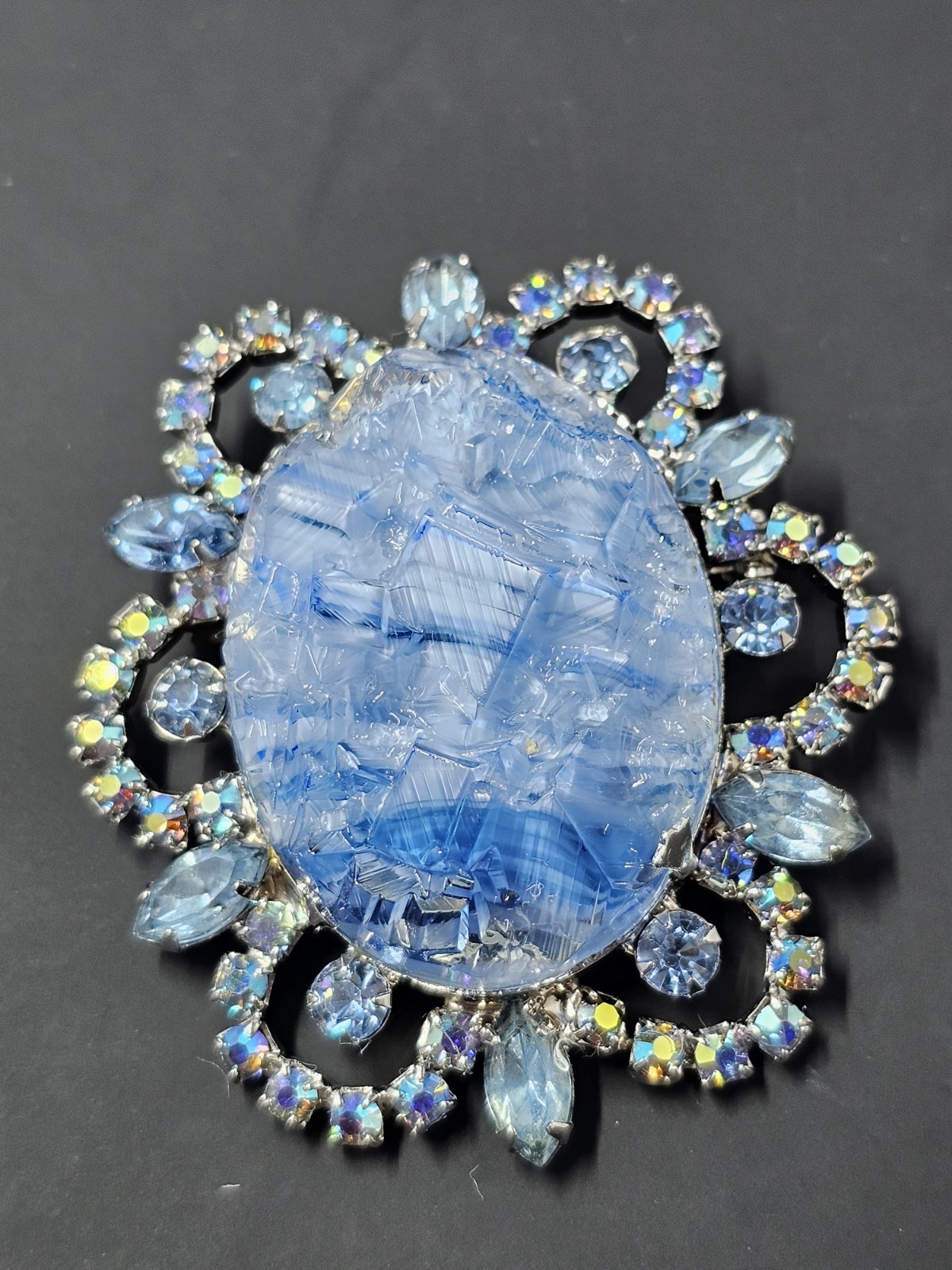 DeLizza & Elster Juliana marbled moonrock geode brooch, 2.25″ X 2″