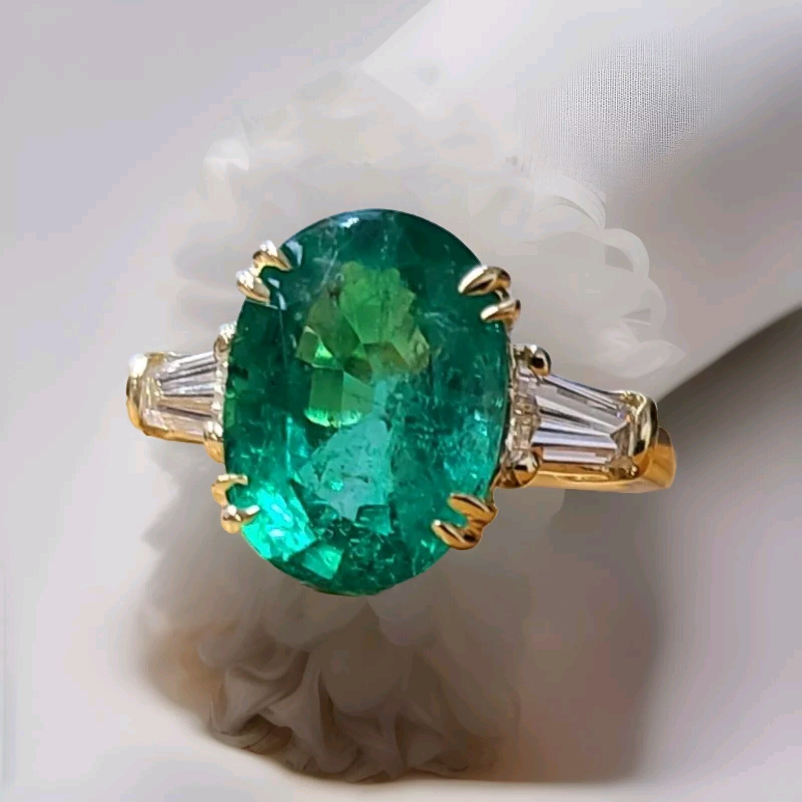 14K Yellow Gold Engagement Ring 5.11CT.Natural Green Emerald Oval Shape GIA Cert