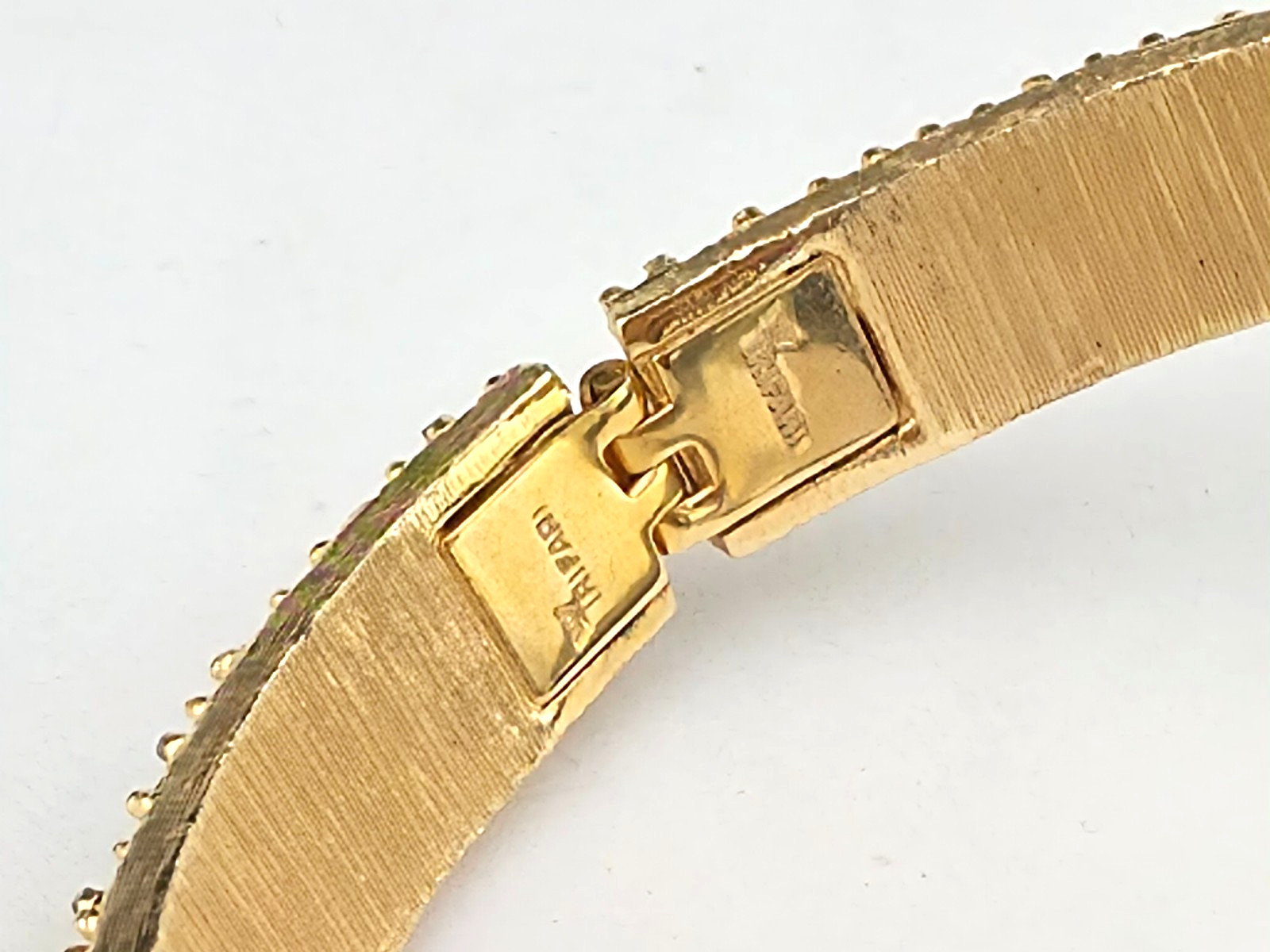 Vintage MCM Crown Trifari Gold Plated Popcorn Nugget Textured Bangle 7″ Bracelet