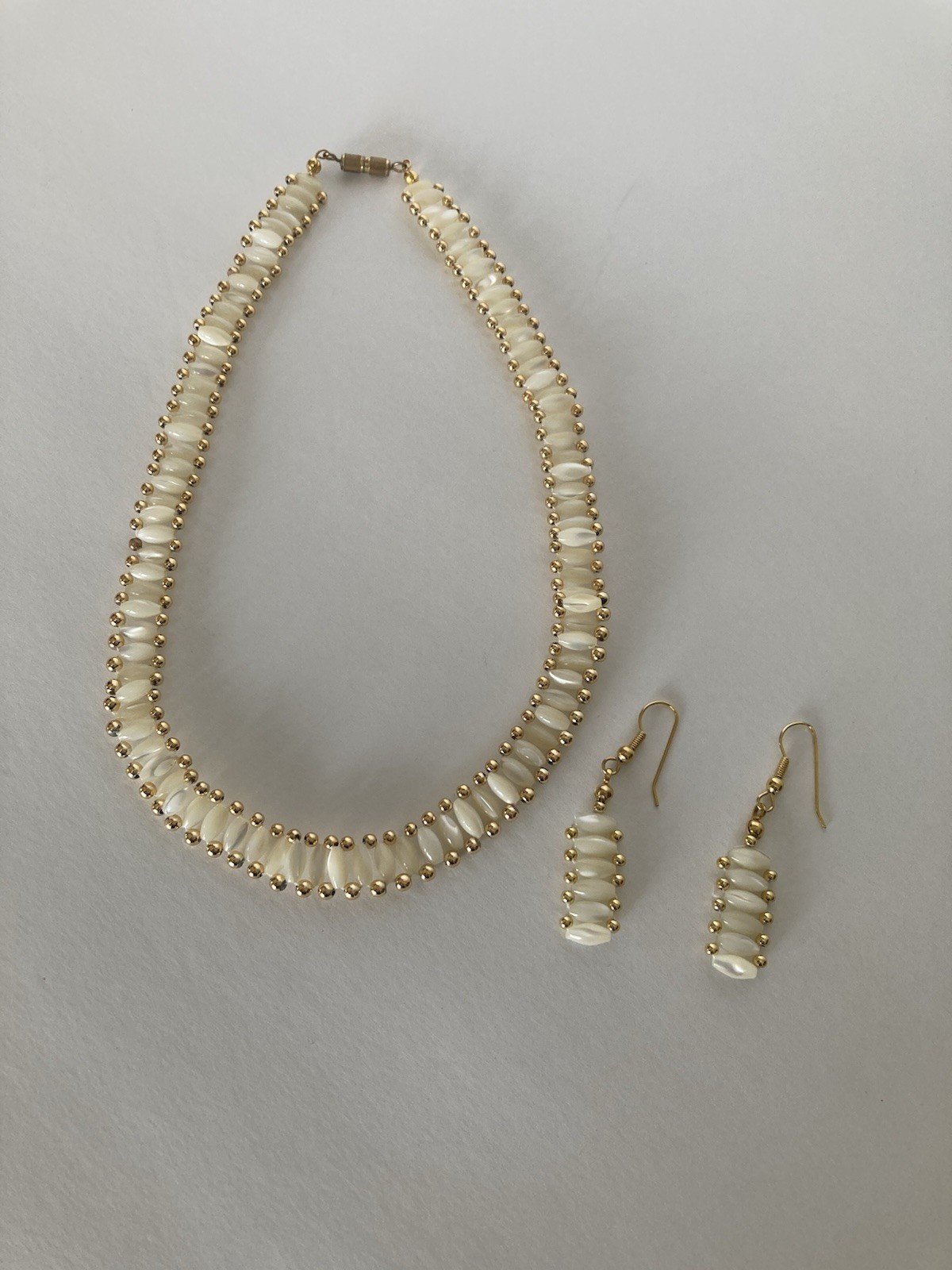 Vintage Set of White Shell Beaded Necklace And Matching Earrings.