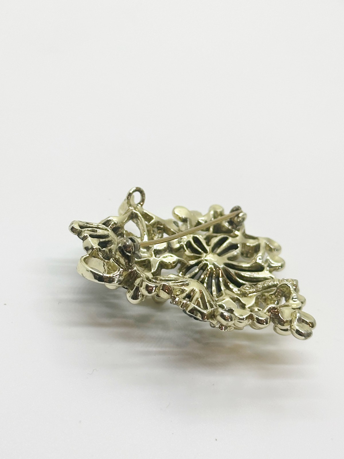Vintage Grape Cluster Brooch With Black Enamel Leaves Gold Tone Sarah Coventry
