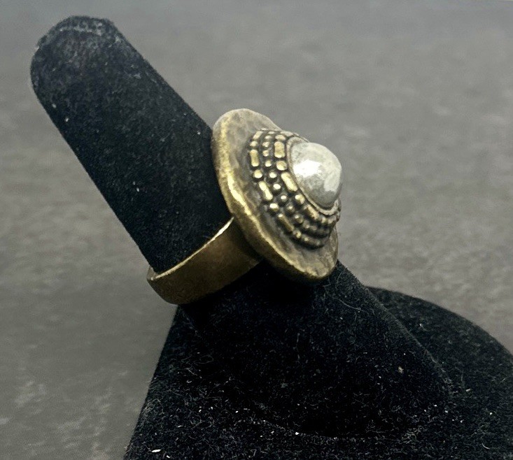 Vintage Matte Silver and Brass Tone Hammered Center Statement Size 7 Ring