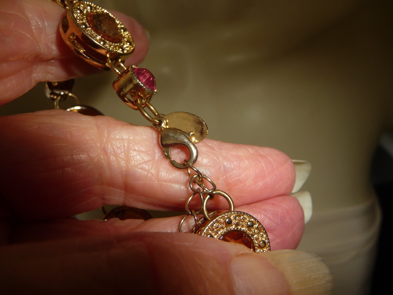 GOLD TONE w PINK RHINESTONES WRAP 6 1/2″ L x 3/4″W BRACELET #23/19A