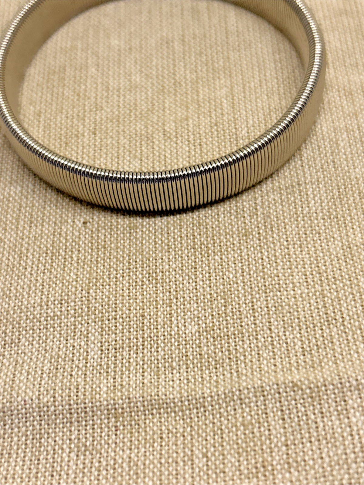 Vintage Silver Tone Metal Slinky Expansion Bracelet Stretch Spring Coil 7 3/4 In