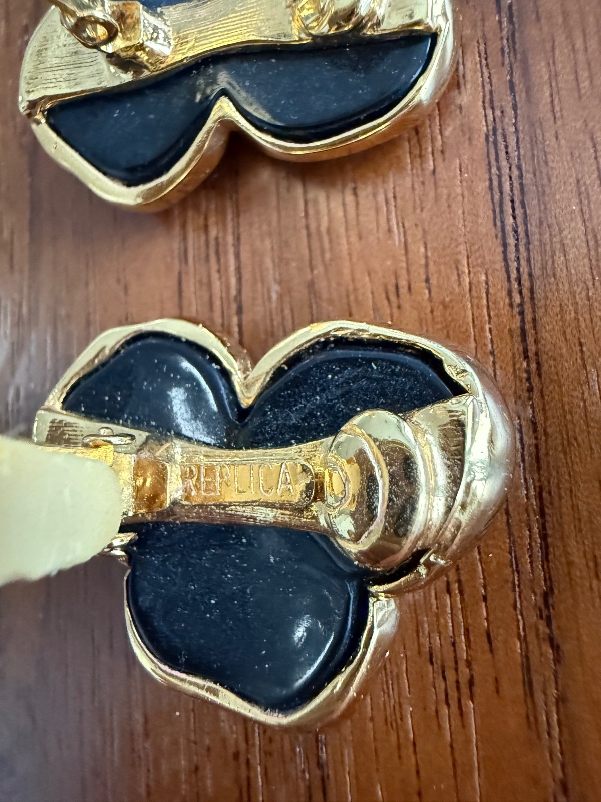 Replica Made In Italy Pansy Flower Earrings Resin Rhinestone Gold Plated Clip On