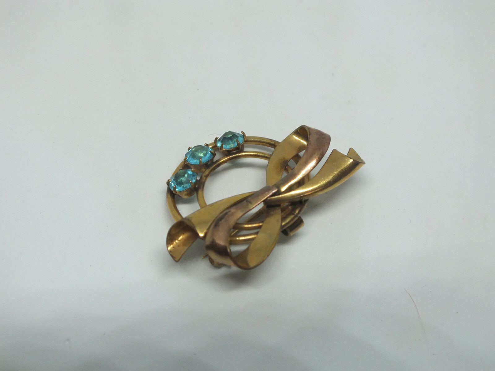 Beautiful Brooch Pendant Gold Tone Turquoise Rhinestones Signed 1/20 12KGF 1 1/4