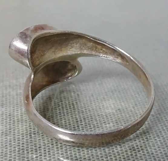Curvy Vintage Sterling Silver Ring With Black Onyx Setting Signed CW ~ Size 7