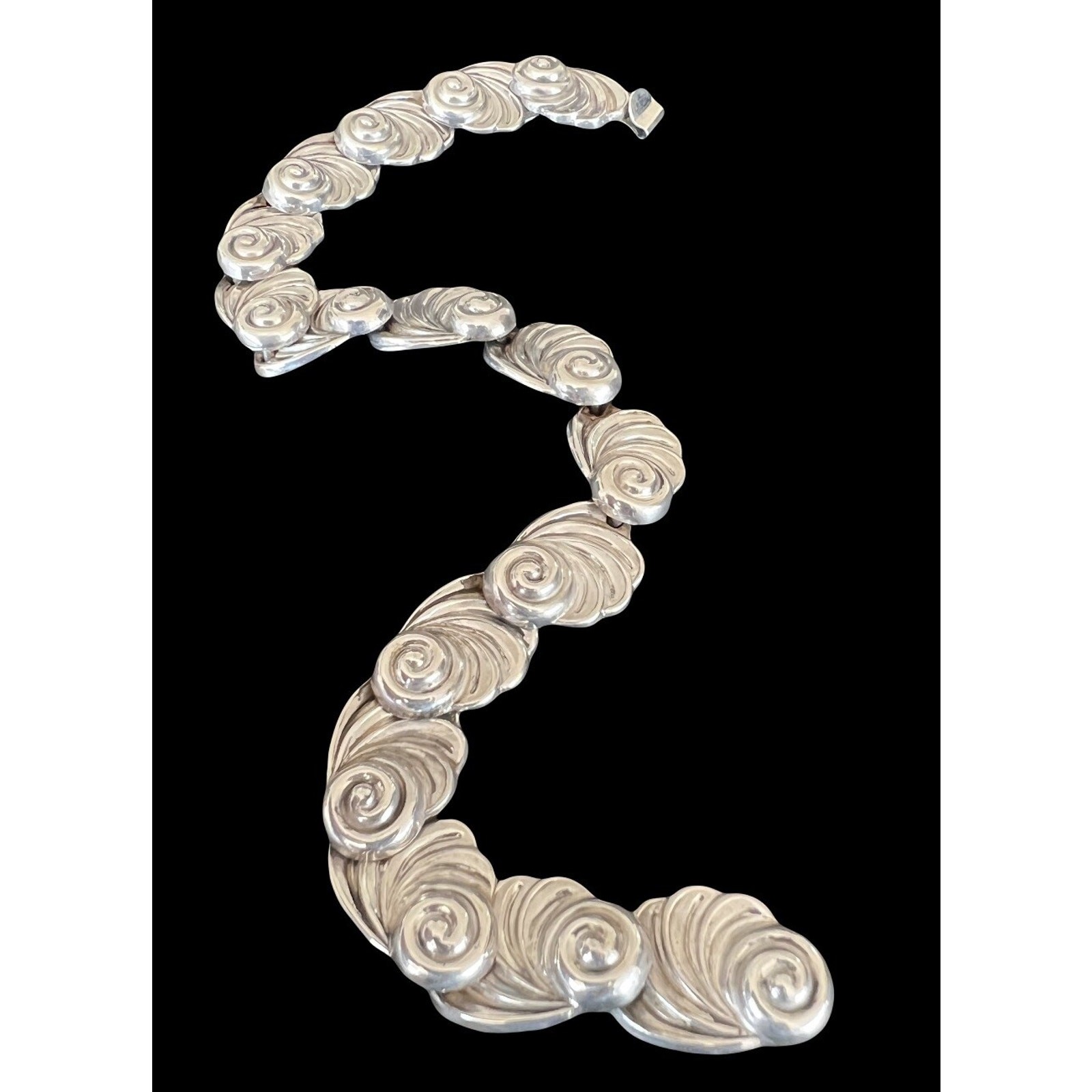 Vintage Taxco Mexico Sterling Silver Rounded Shell Swirl Necklace Pre 1948