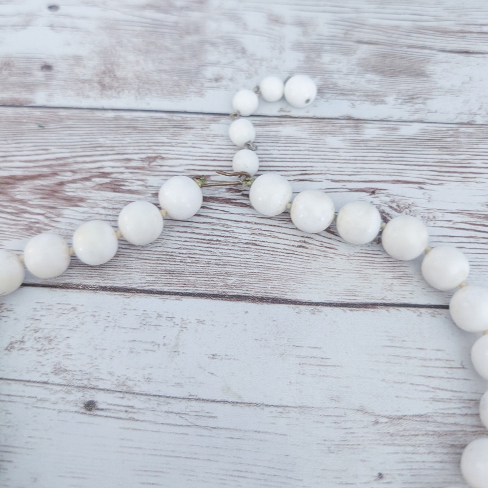 Vintage Necklace Statement Retro Off White Ball Style – Marks & Discoloration