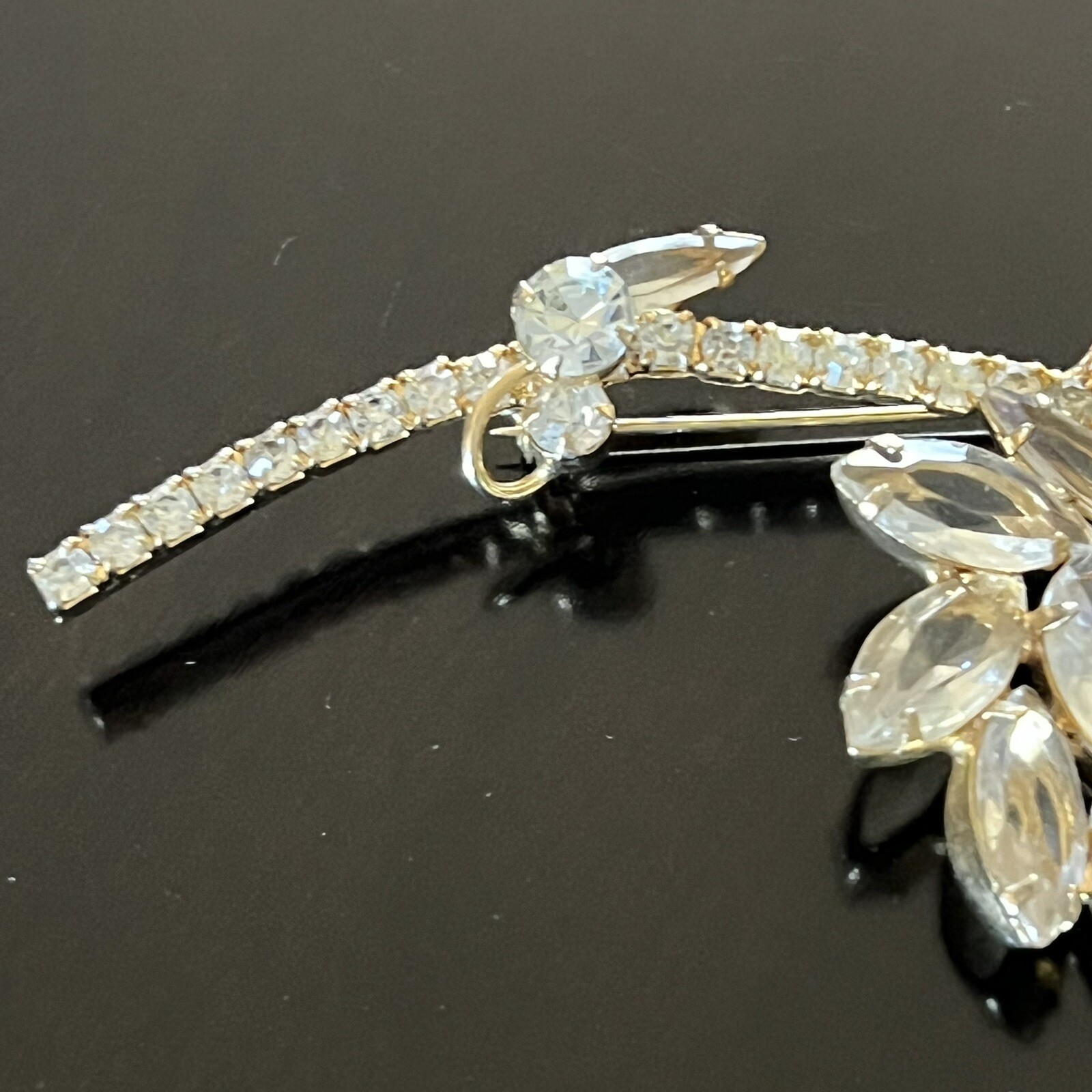 Vintage Clear Gass & Rhinestone Flower Stem Gold Tone Large Brooch Pin READ