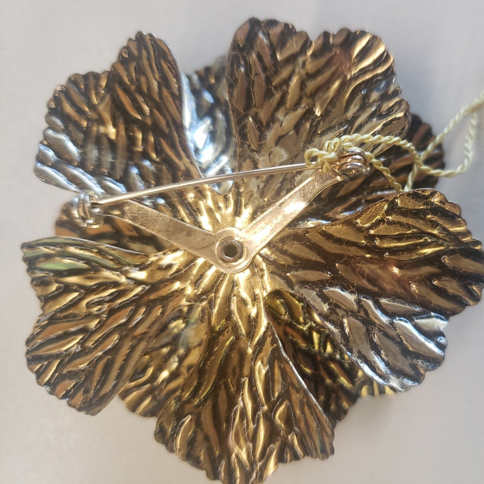 Vintage Costume Jewelry Tacoa Gold Tone Metal Flower Brooch Pin original tag