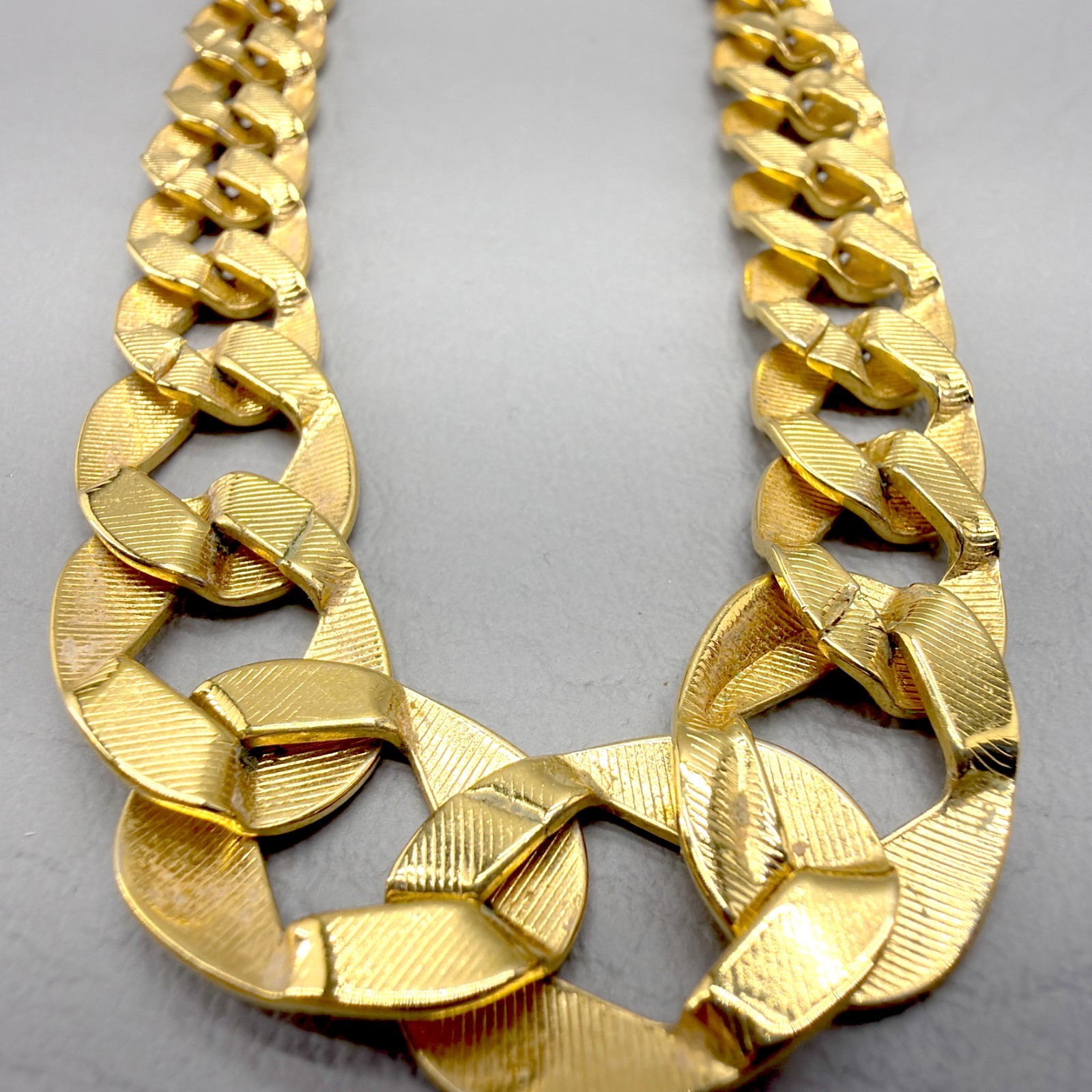 Vintage Chunky Chain Necklace Gold Tone 80s 16″