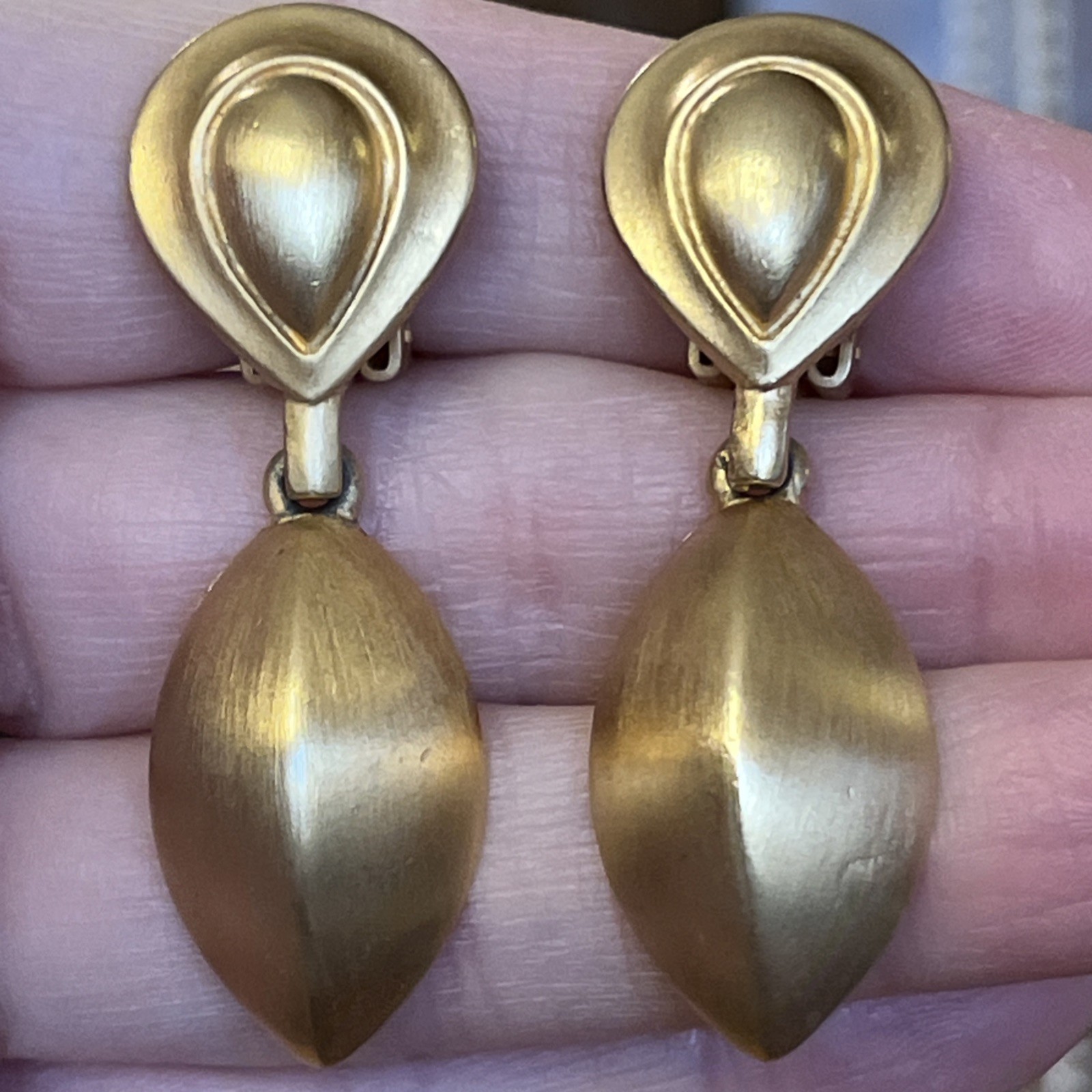Vintage XEJA Matte Gold Dangle Drop Clip On Earrings Statement Classic