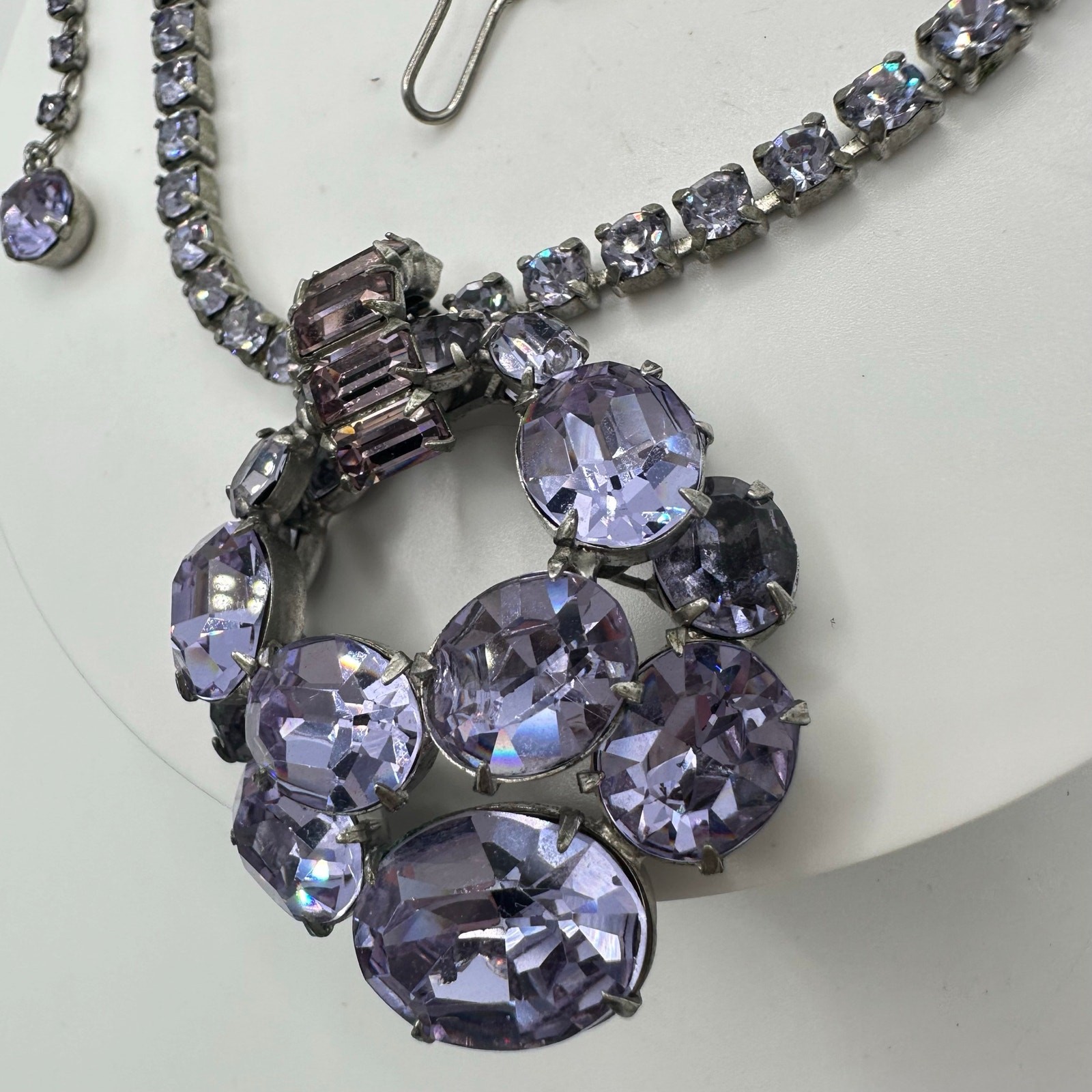Vintage high end silver tone purple blue alexandrite rhinestones necklace