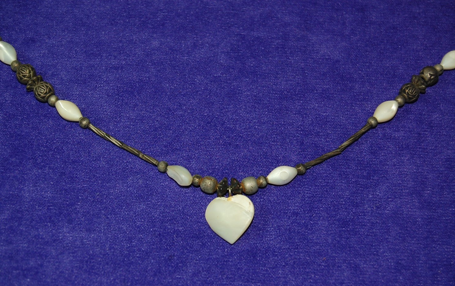 Vintage 20″ Long Necklace Looks Like Seashells and Shell Heart with Metal Beads