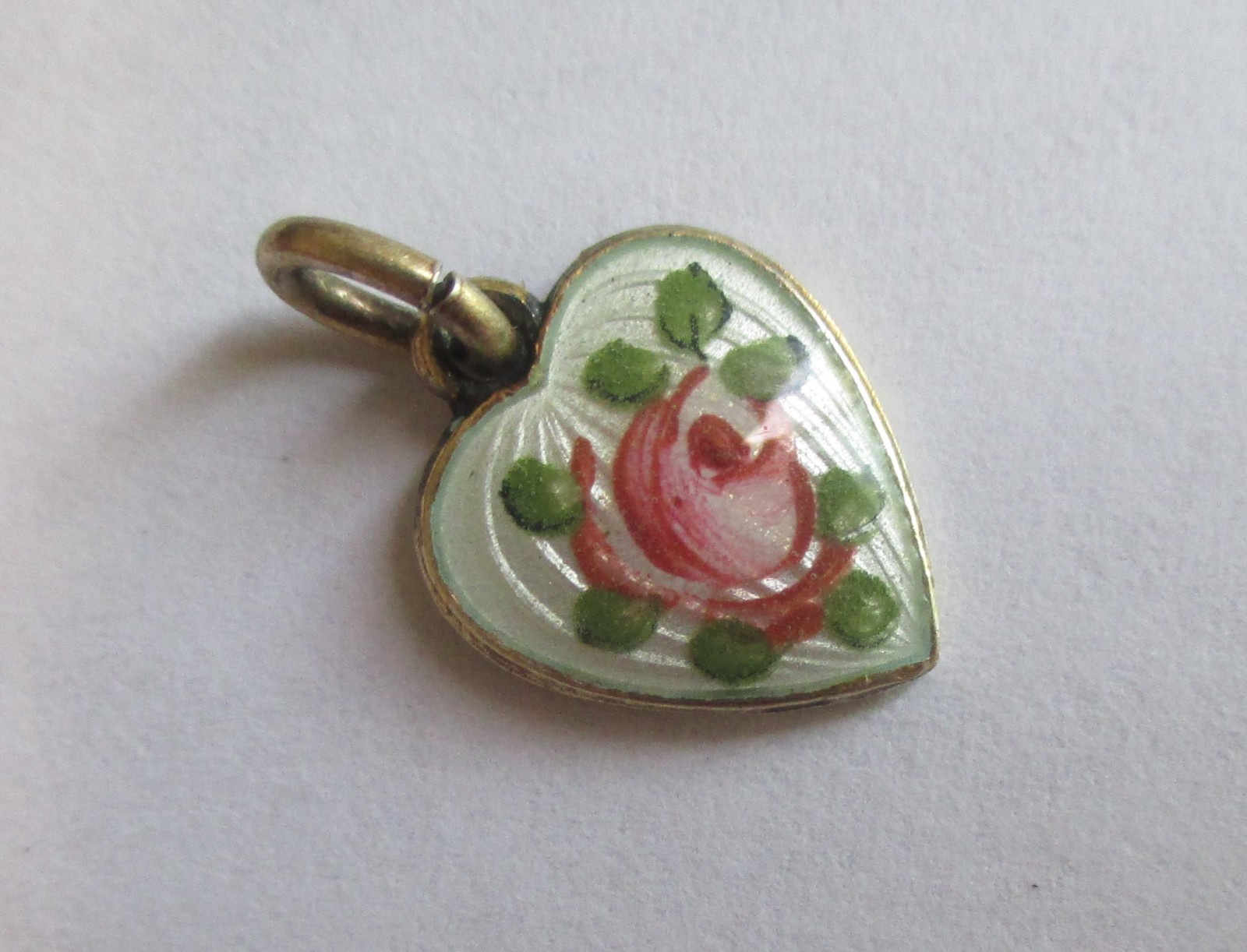 1/2in SMALL VINTAGE STERLING SILVER ENAMEL ROSE FLOWER HEART CHARM Gold Wash