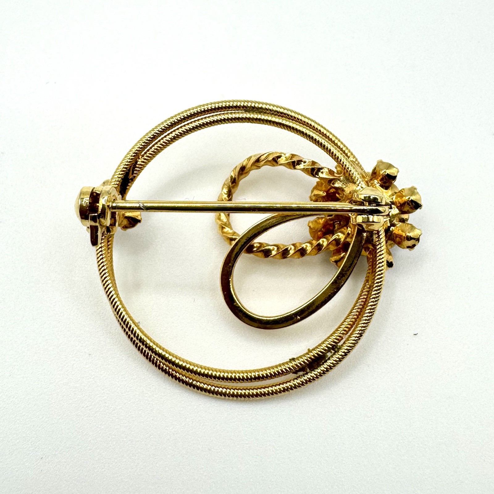 Vintage 50’s Purple Flower Starburst Rhinestone Circle Gold Tone Pin Brooch