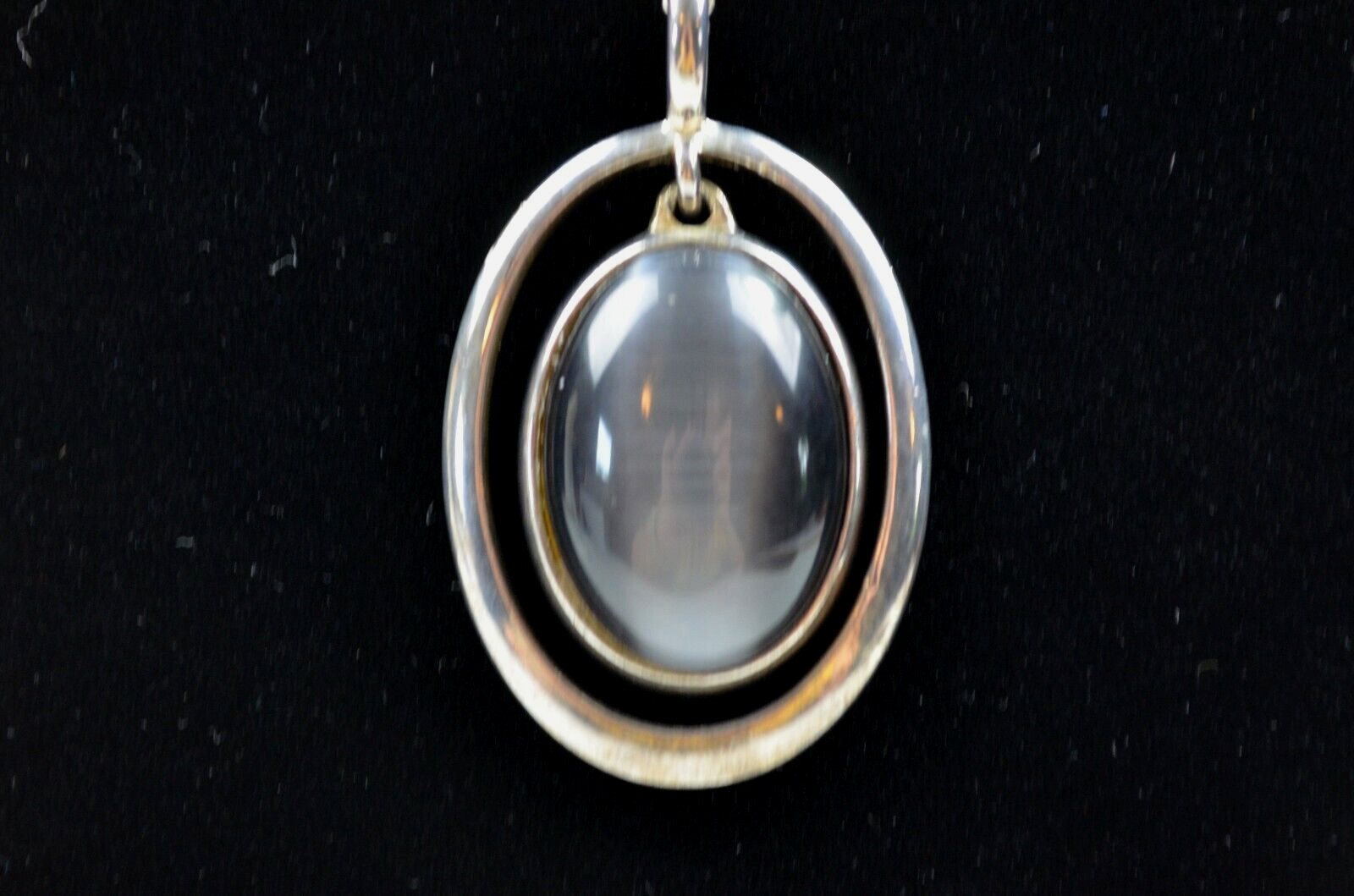 Vintage Silver Toned Metal Necklace and Oval Pendant w/ Dangling Gray Stone 12″