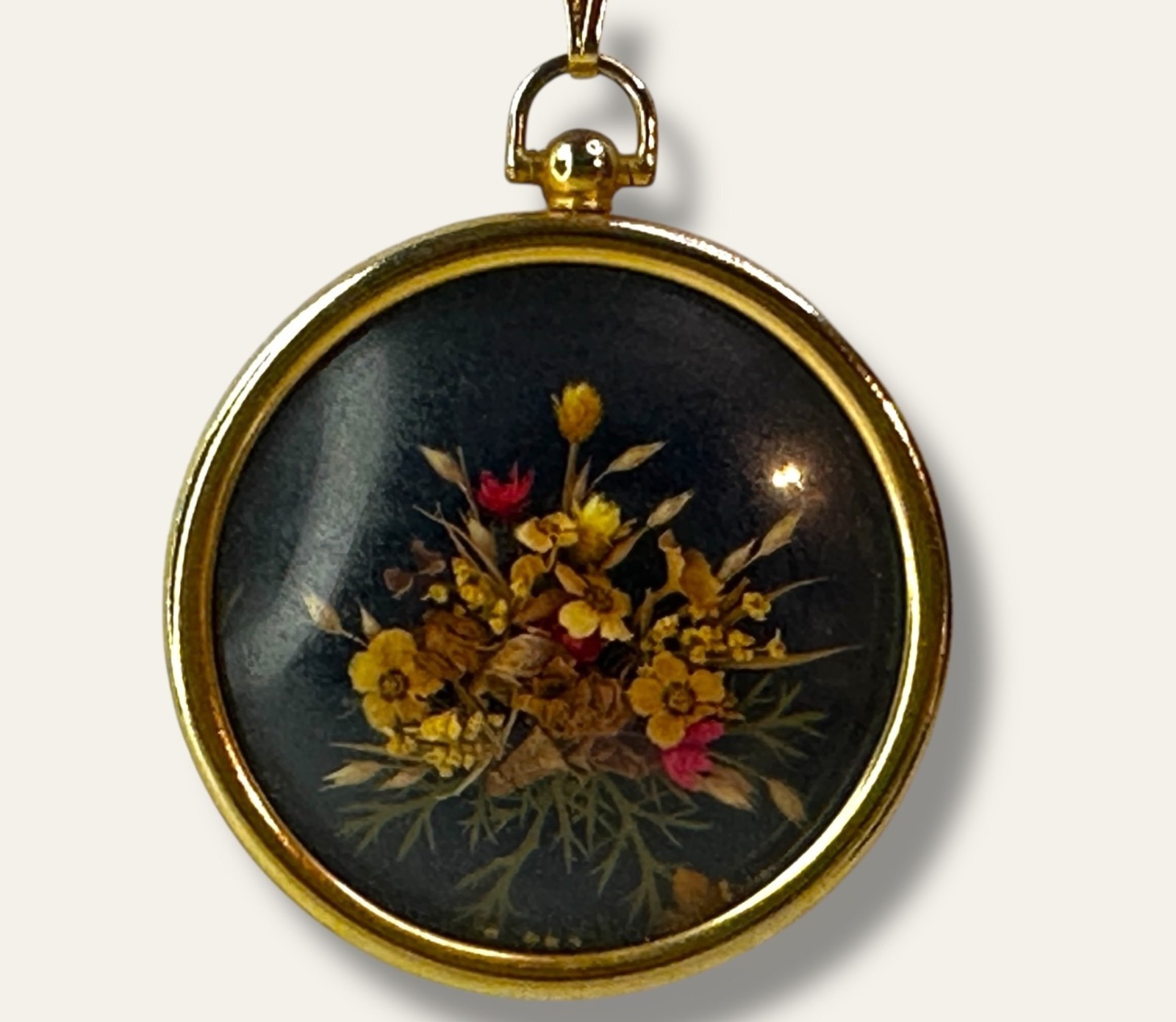 Antique Victorian Pressed Flower Bouquet Pendant Necklace Gold-Tone Round Design