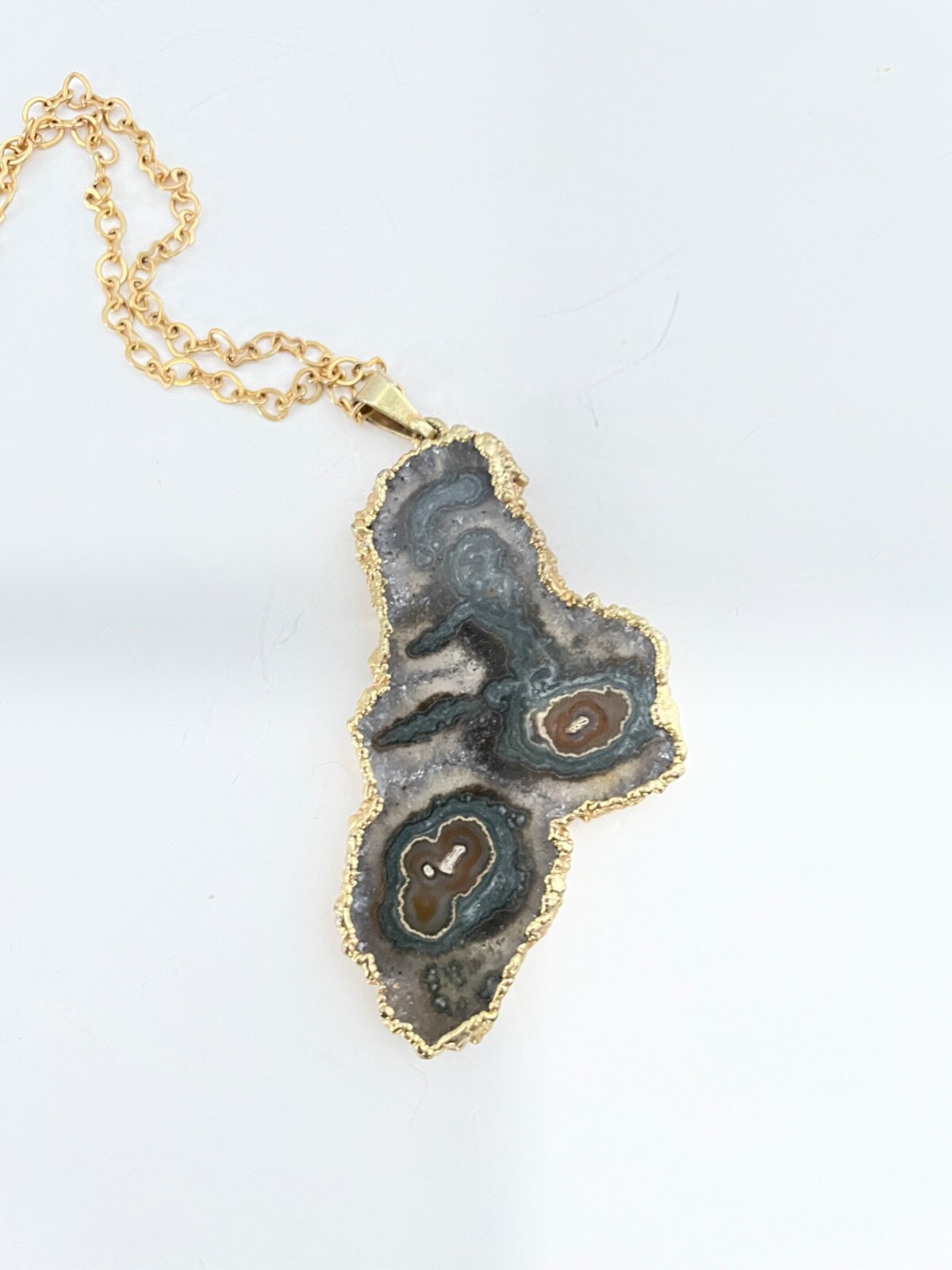 Whitley V Gold Tone Necklace Brown Agate Geode Slice Pendant 30″ VINTAGE DS103