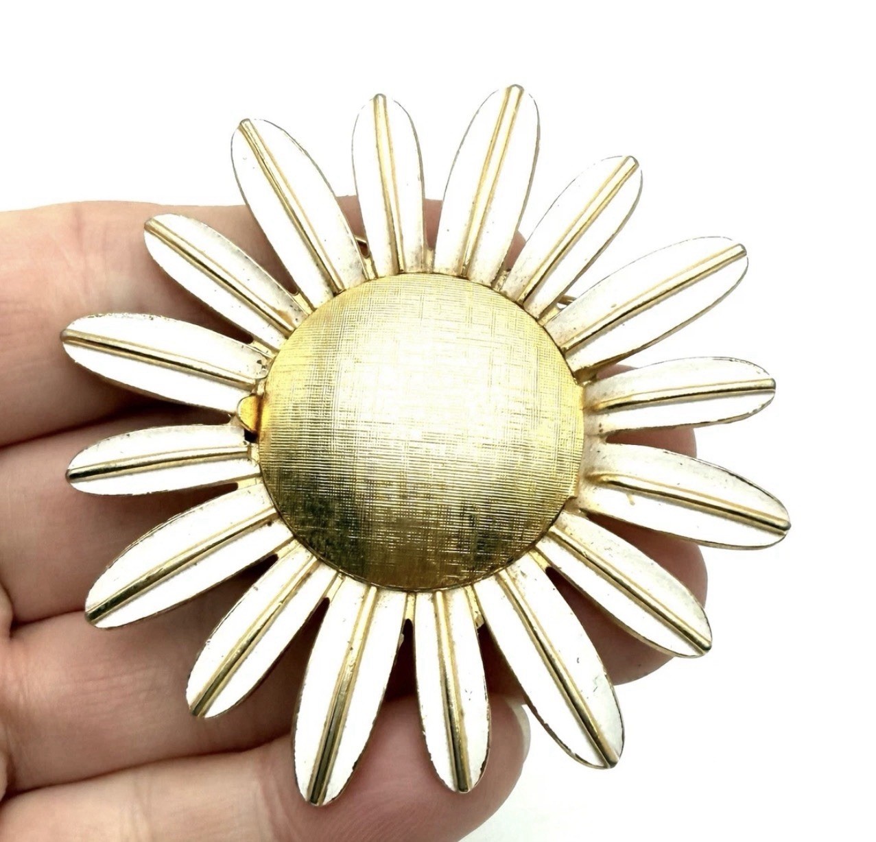 Vintage AVON Daisy Flower Brooch Pin Solid Perfume 2 5/8” Almost FULL!