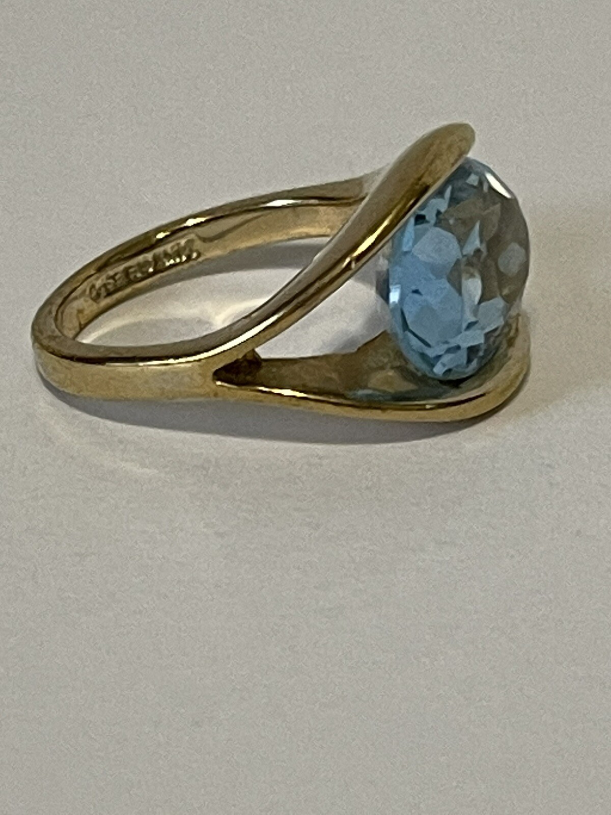 Beautiful 14K Gold Plated Joseph Esposito Oval Shaped Blue Topez Ring, Size 6