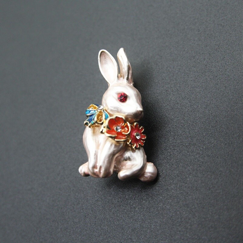 Cute Rabbit Brooch Party Costume Accessories Woman Animal Pin Jewelry Brooches