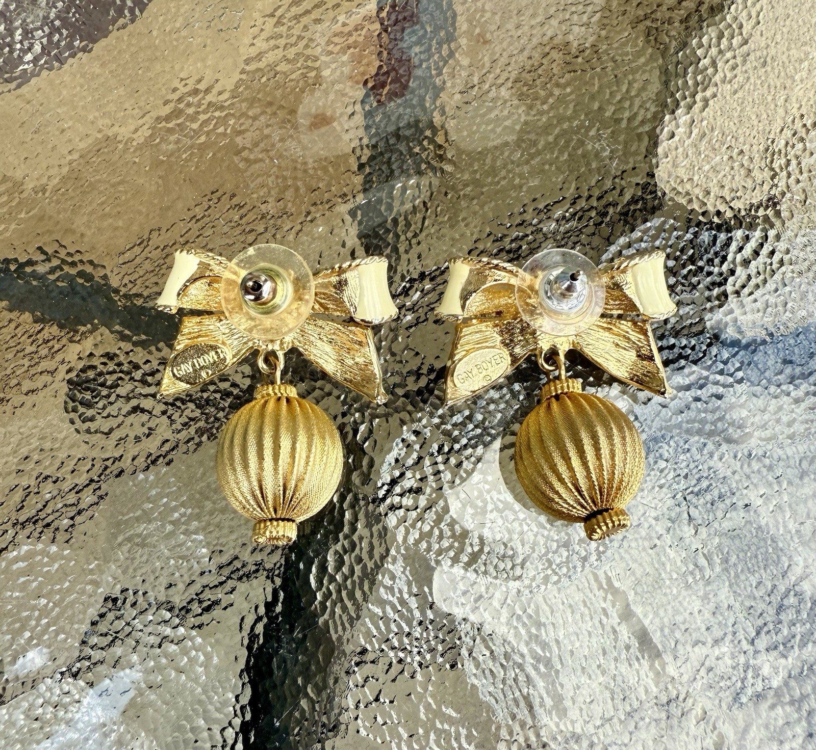 Vintage 1980’s Gay Boyer Gold Tone Cream Enamel Bow Dangle Pierced Earrings