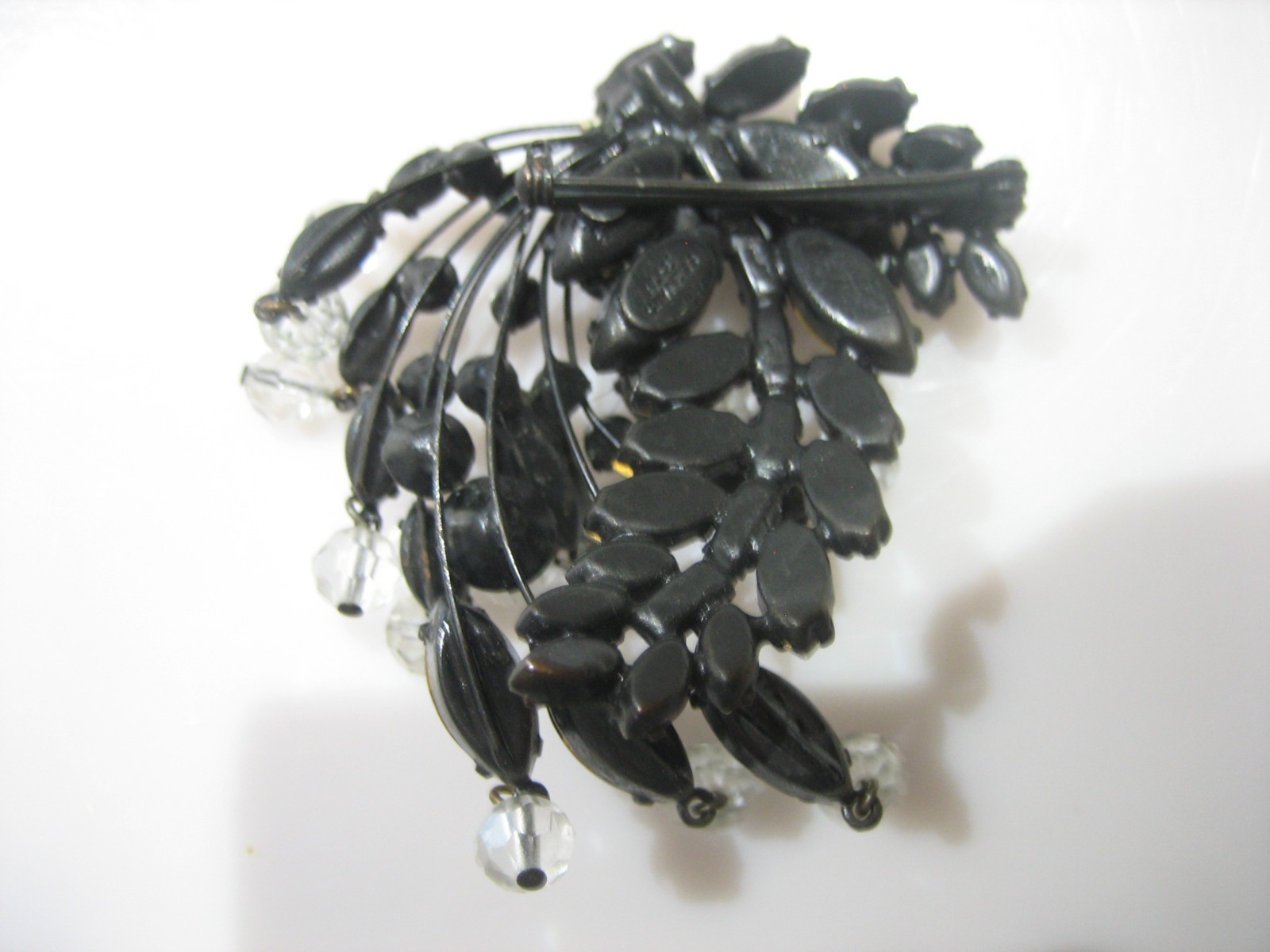 STUNNING SIGNED ALICE CAVINESS BLACK CLEAR CASCADING BROOCH