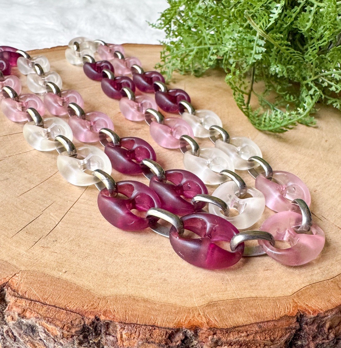 Vintage Lucite Plastic Purple & Pink White Ombre Resin Chain Link 32” Necklace