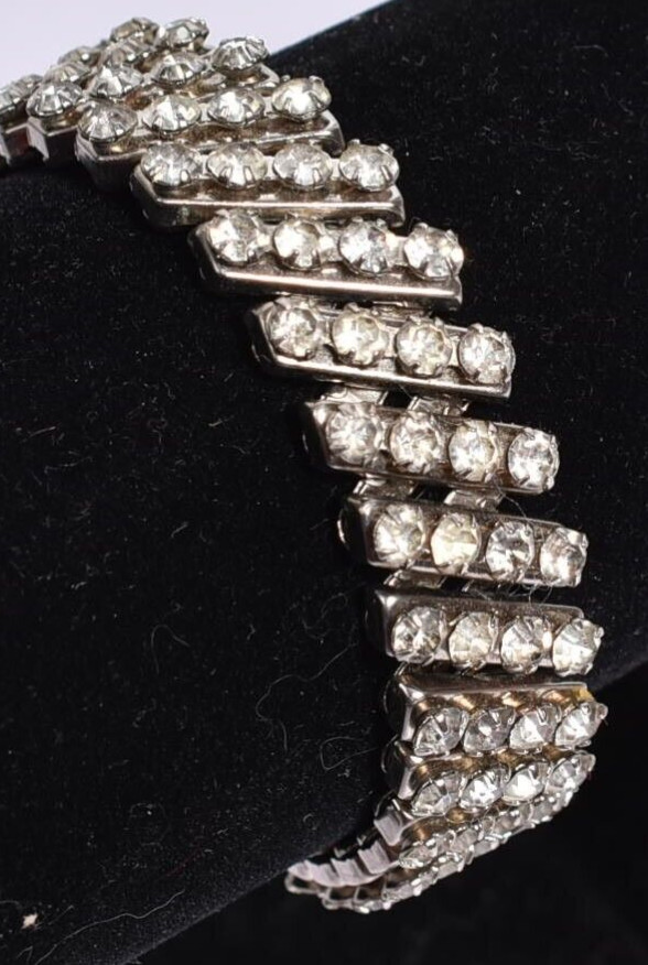 Vintage Clear Rhinestone Stretch Expanding Prong Set Silver Tone Bracelet