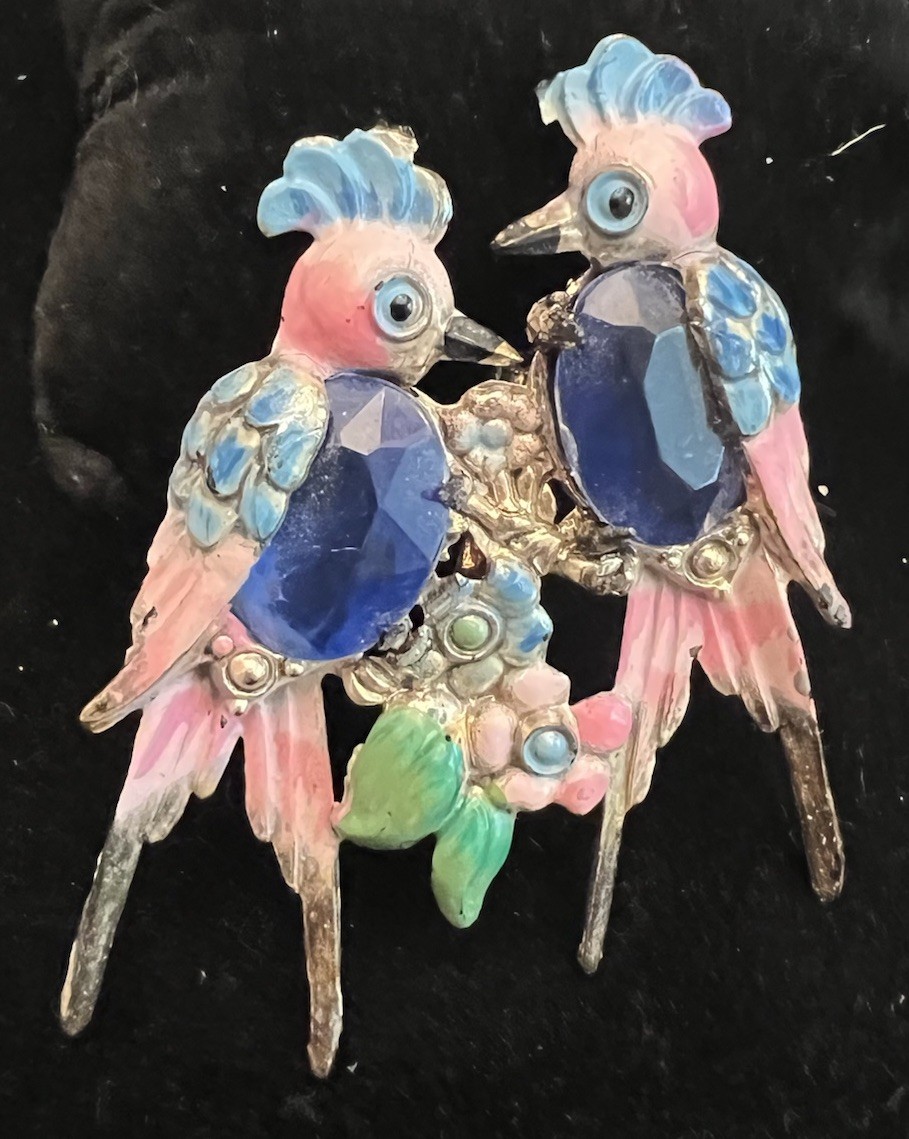 Vintage Gold Love Birds Brooch Pin 2-1/2 Inch Hard Plastic Resin Body