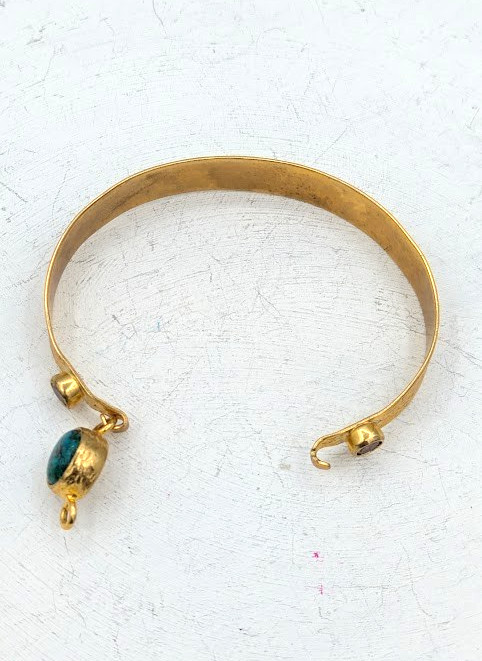 Vintage Hinged Bangle Bracelet Green Stone Gold Tone Textured