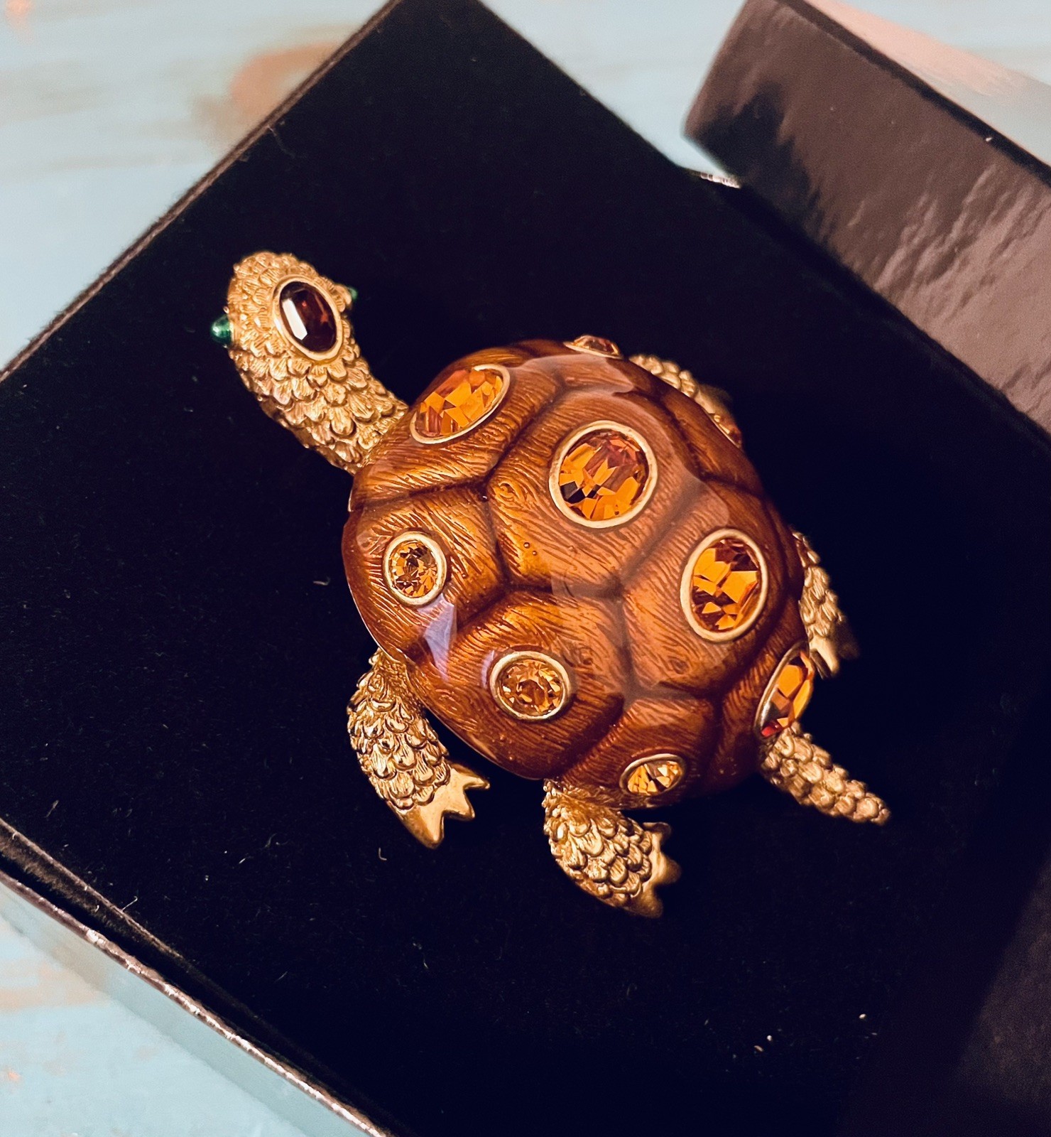 Signed JOAN RIVERS Classic Collection Enamel TURTLE Brooch RHINESTONE New In BOX